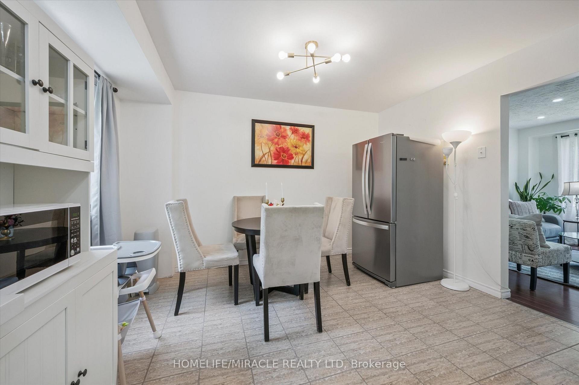 Photo 10 of 187A Cedarvale Crescent, Waterloo — HOMEH