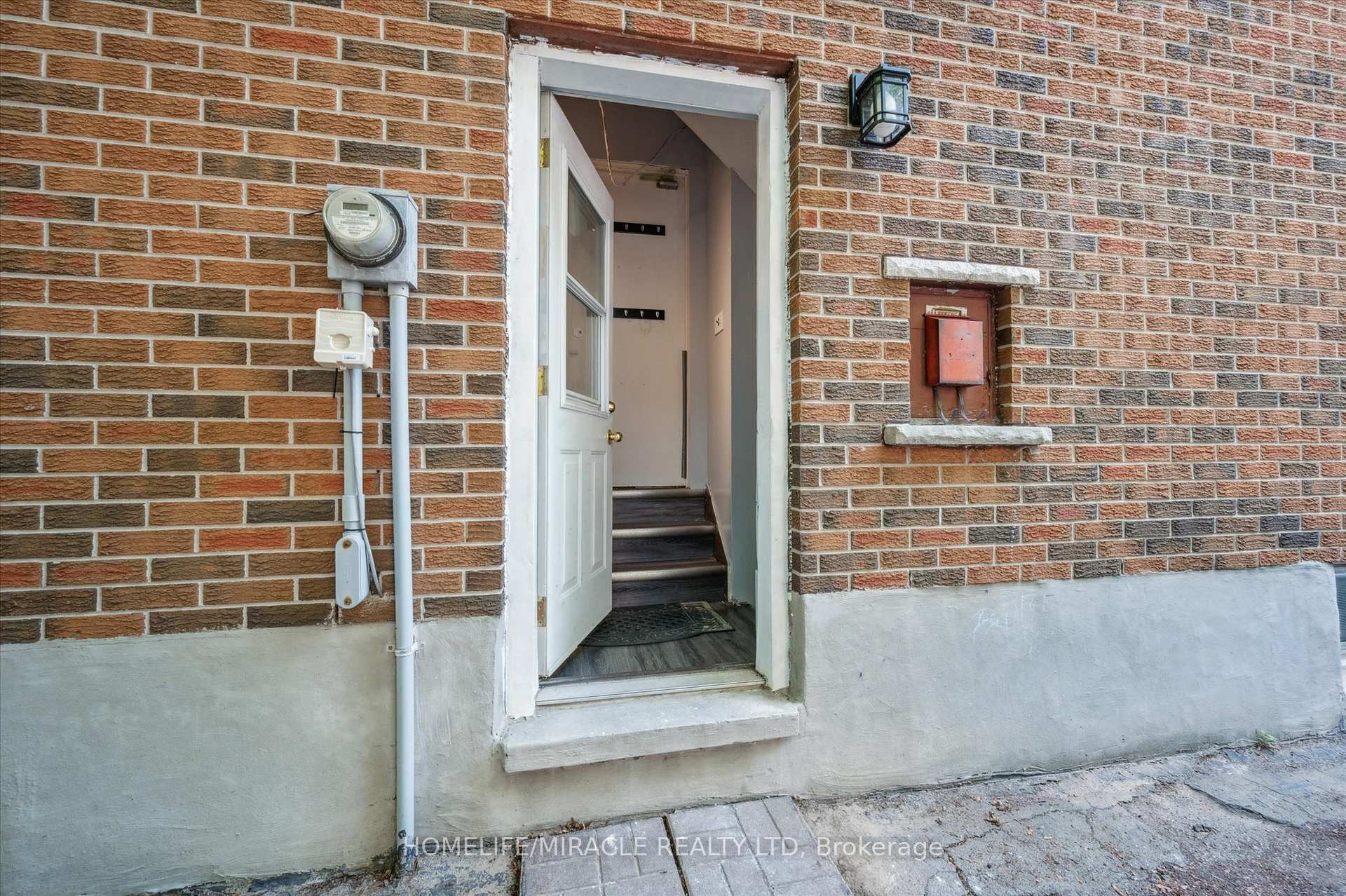 Photo 18 of 187A Cedarvale Crescent, Waterloo — HOMEH