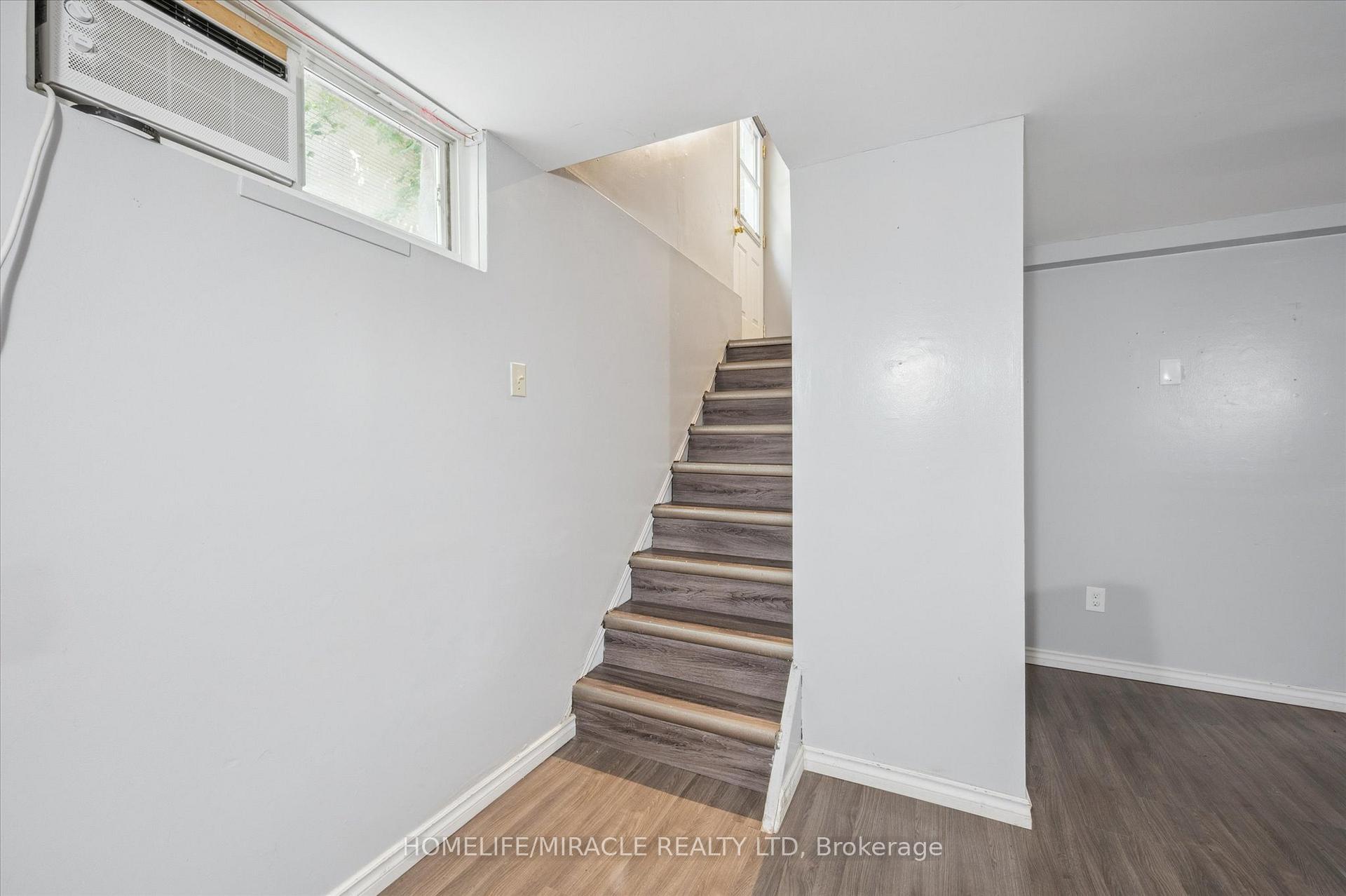 Photo 27 of 187A Cedarvale Crescent, Waterloo — HOMEH