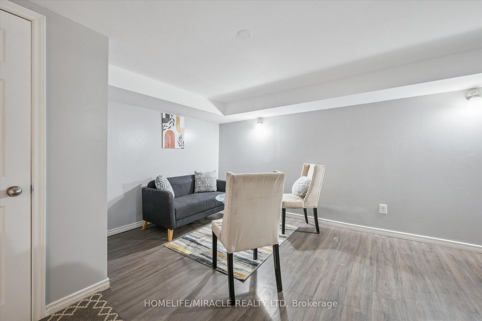 Photo 13 of 187A Cedarvale Crescent, Waterloo — HOMEH
