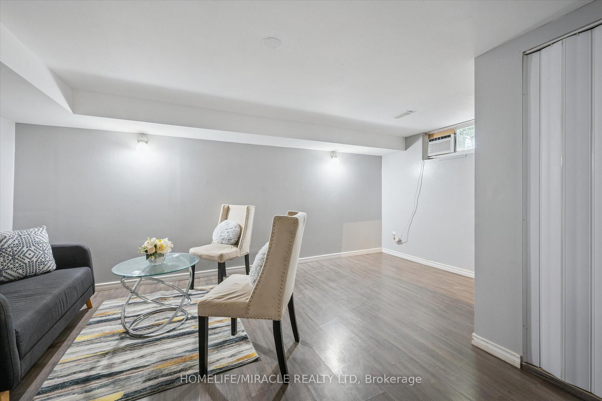 Photo 19 of 187A Cedarvale Crescent, Waterloo — HOMEH