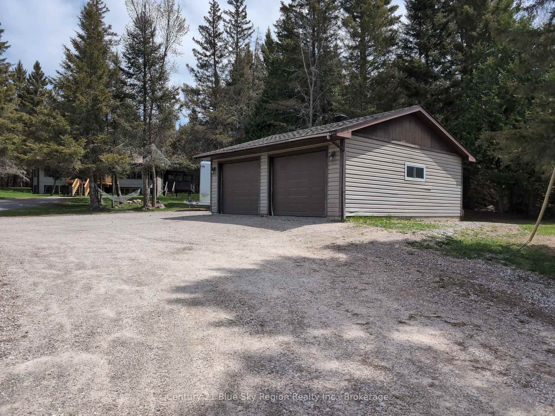 Photo 10 of 556 Genesee Lake Road, Powassan — HOMEH