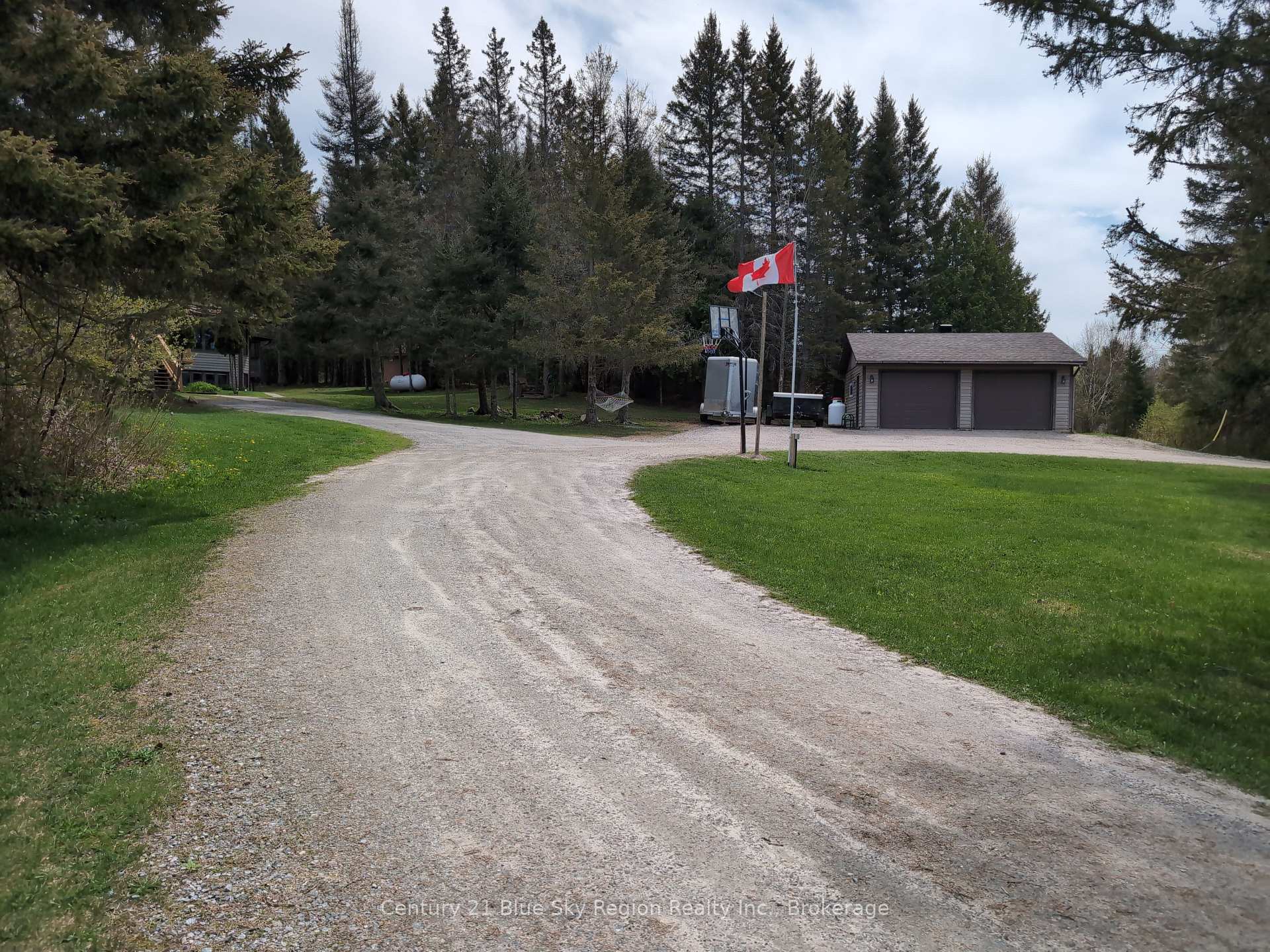 Photo 7 of 556 Genesee Lake Road, Powassan — HOMEH