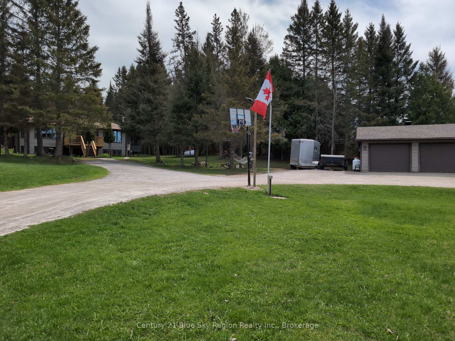 Photo 8 of 556 Genesee Lake Road, Powassan — HOMEH