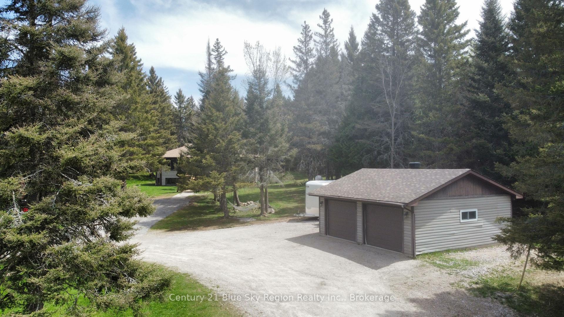 Photo 4 of 556 Genesee Lake Road, Powassan — HOMEH