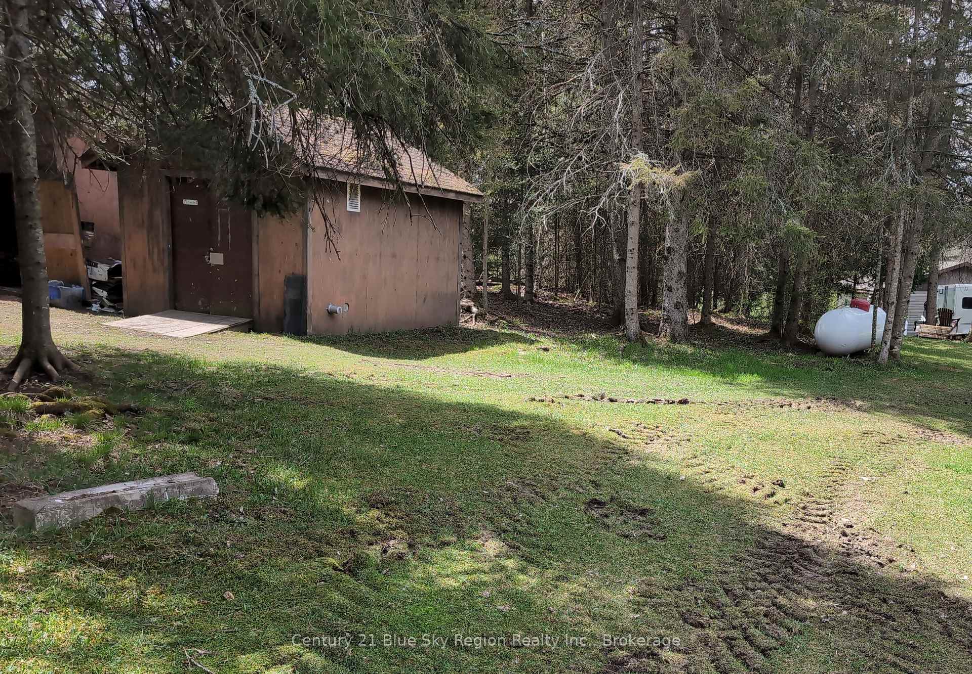 Photo 16 of 556 Genesee Lake Road, Powassan — HOMEH