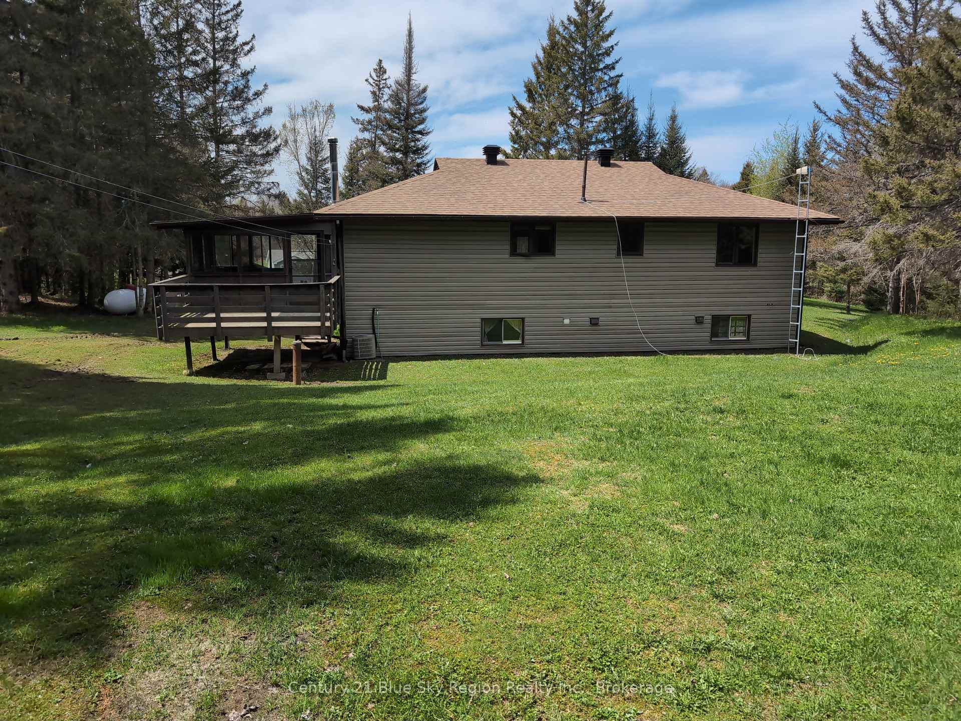 Photo 5 of 556 Genesee Lake Road, Powassan — HOMEH