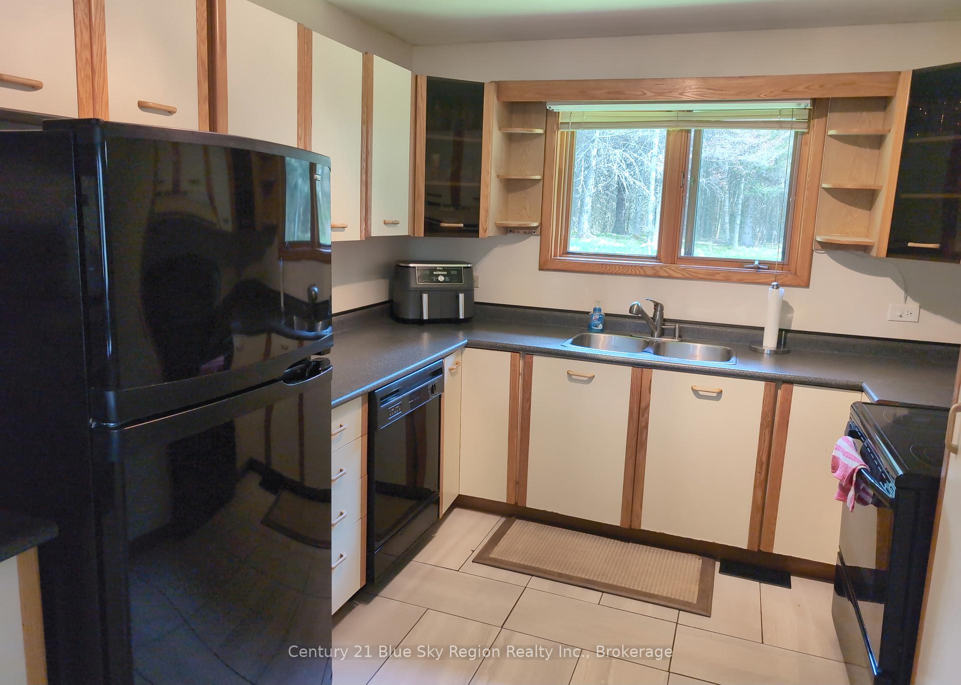 Photo 19 of 556 Genesee Lake Road, Powassan — HOMEH