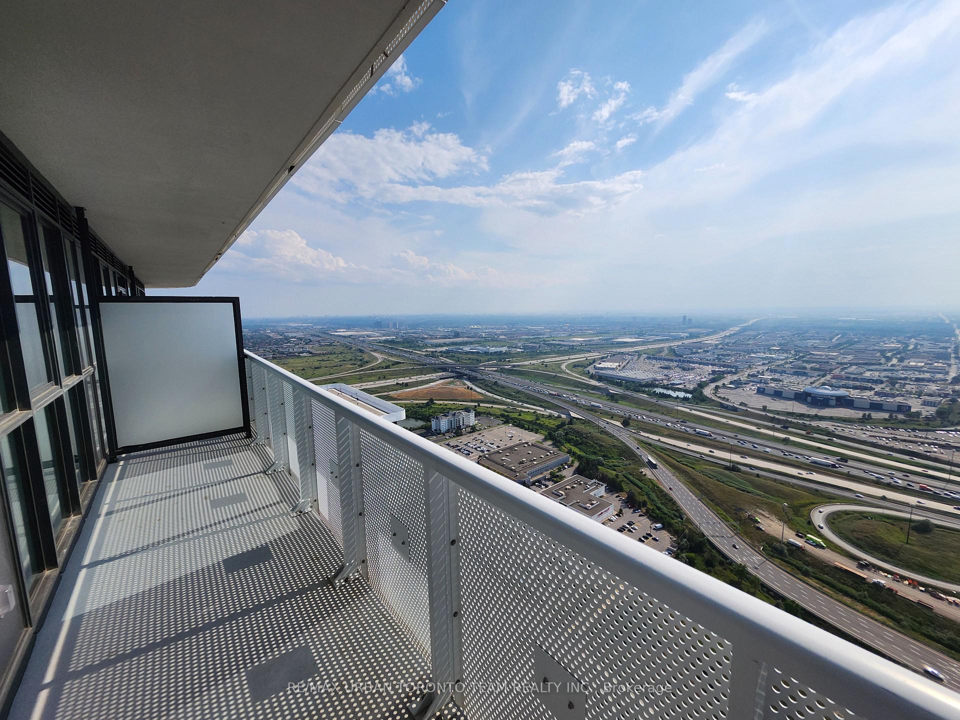 Photo 8 of Unit 6108, 225 Commerce Street, Vaughan, Vaughan Corporate Centre — HOMEH