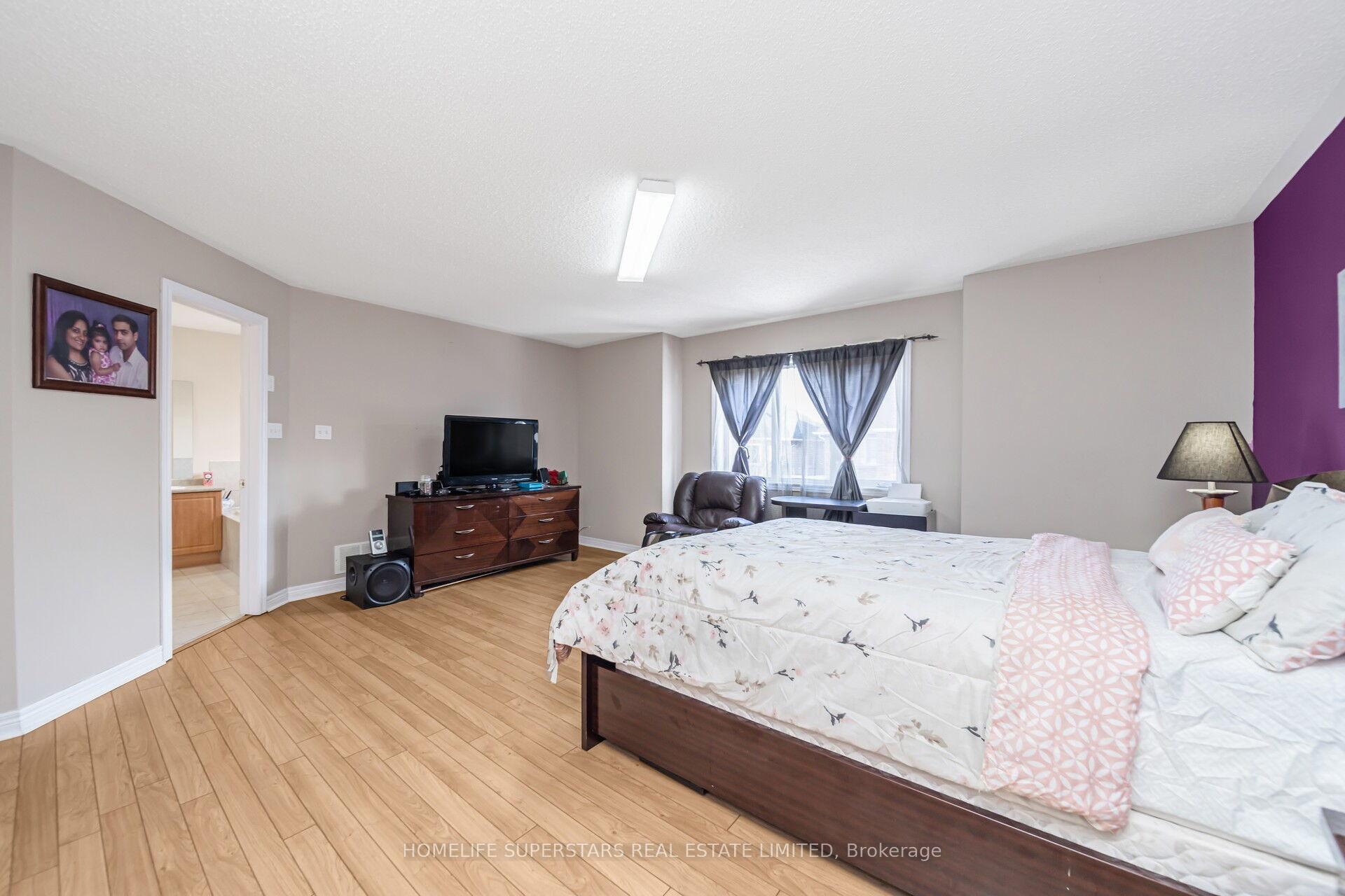 Photo 38 of 47 Buick Boulevard, Brampton, Fletcher's Meadow — HOMEH