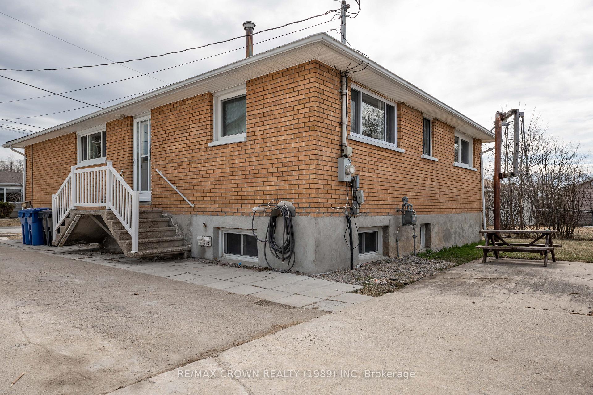 Photo 5 of 10 Huron Street, Kapuskasing — HOMEH