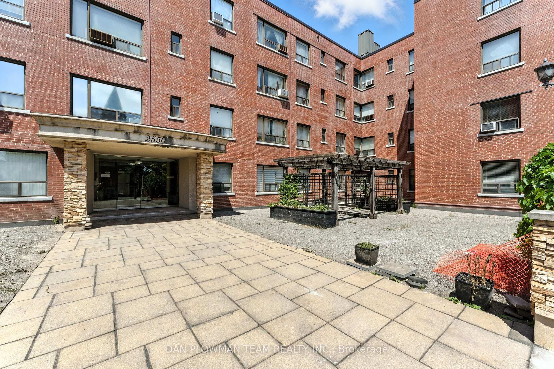 Photo 11 of Unit 203, 2550 Bathurst Street, Toronto, Forest Hill North — HOMEH