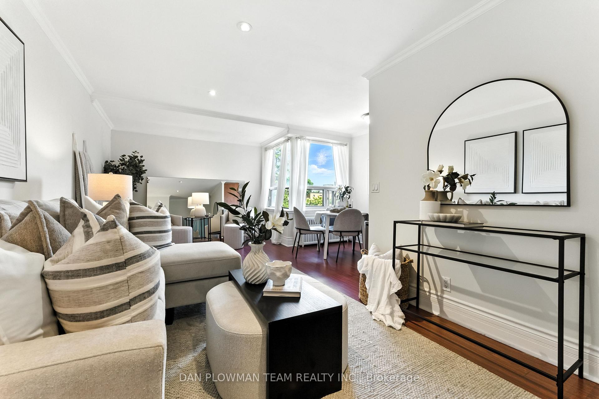 Photo 10 of Unit 203, 2550 Bathurst Street, Toronto, Forest Hill North — HOMEH