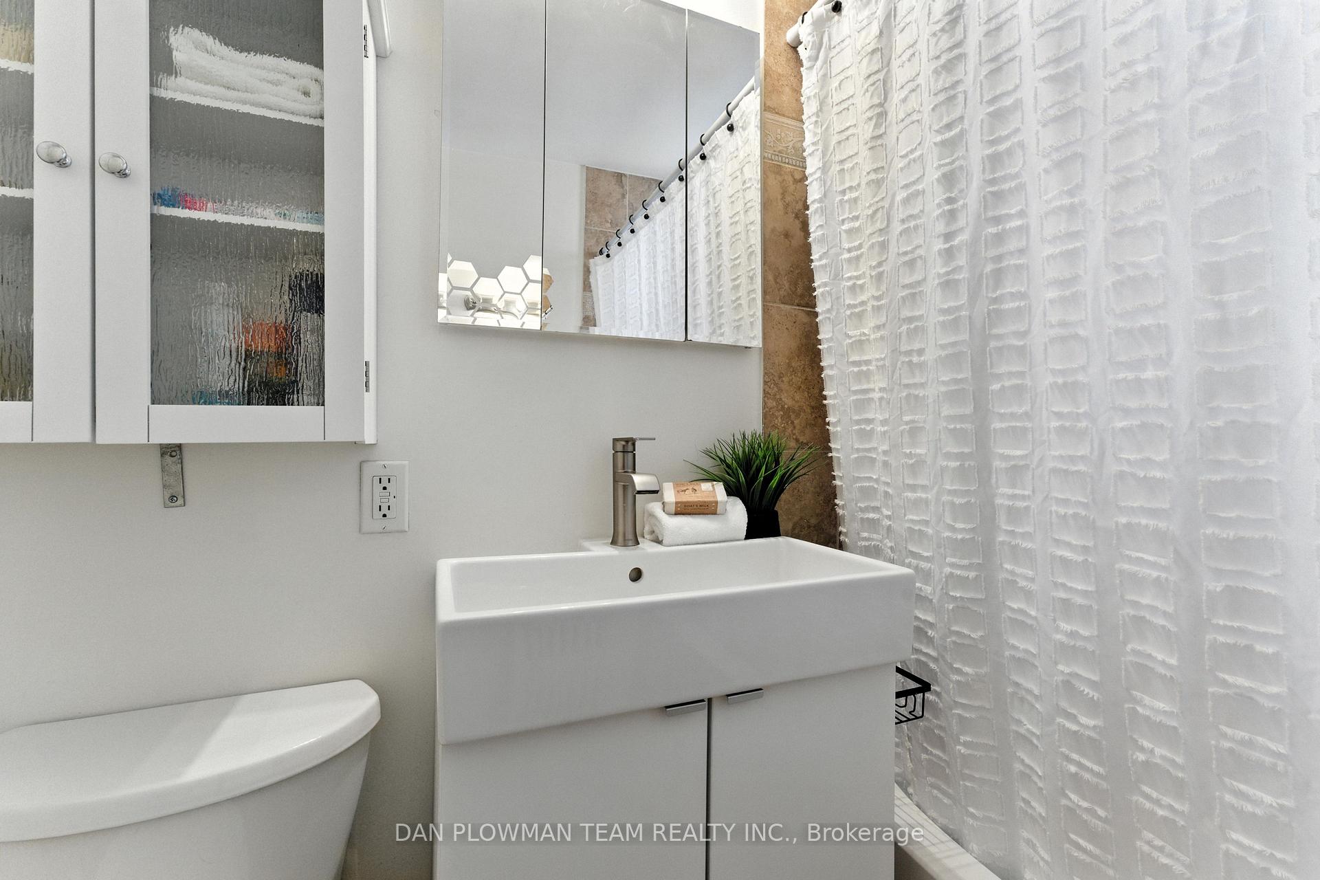 Photo 30 of Unit 203, 2550 Bathurst Street, Toronto, Forest Hill North — HOMEH