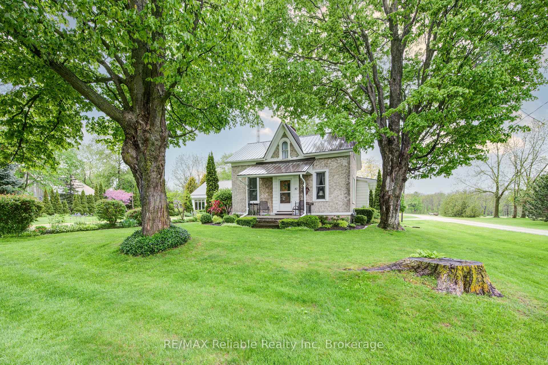 Photo 8 of 42 Third Street, Huron East, Egmondville — HOMEH