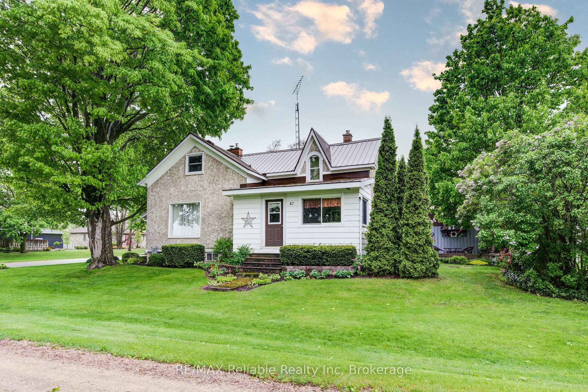 Photo 17 of 42 Third Street, Huron East, Egmondville — HOMEH