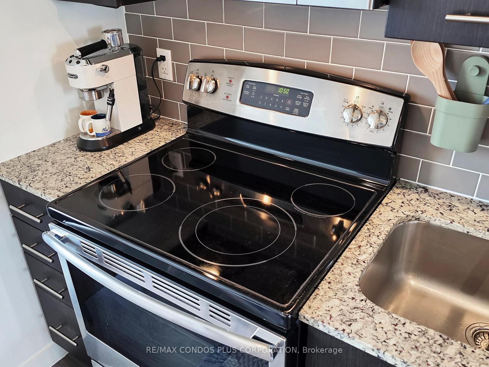Photo 10 of Unit 605, 2055 Danforth Avenue, Toronto, Woodbine Corridor — HOMEH