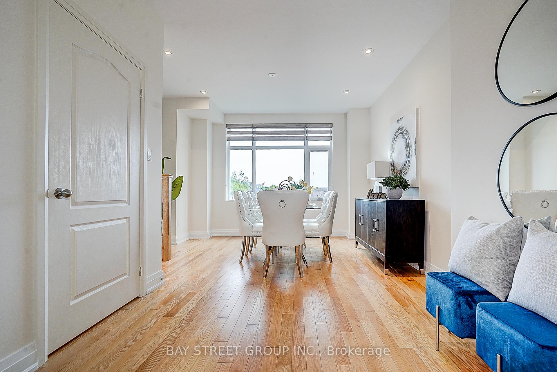 Photo 5 of 22 Teasel Way, Markham, Unionville — HOMEH
