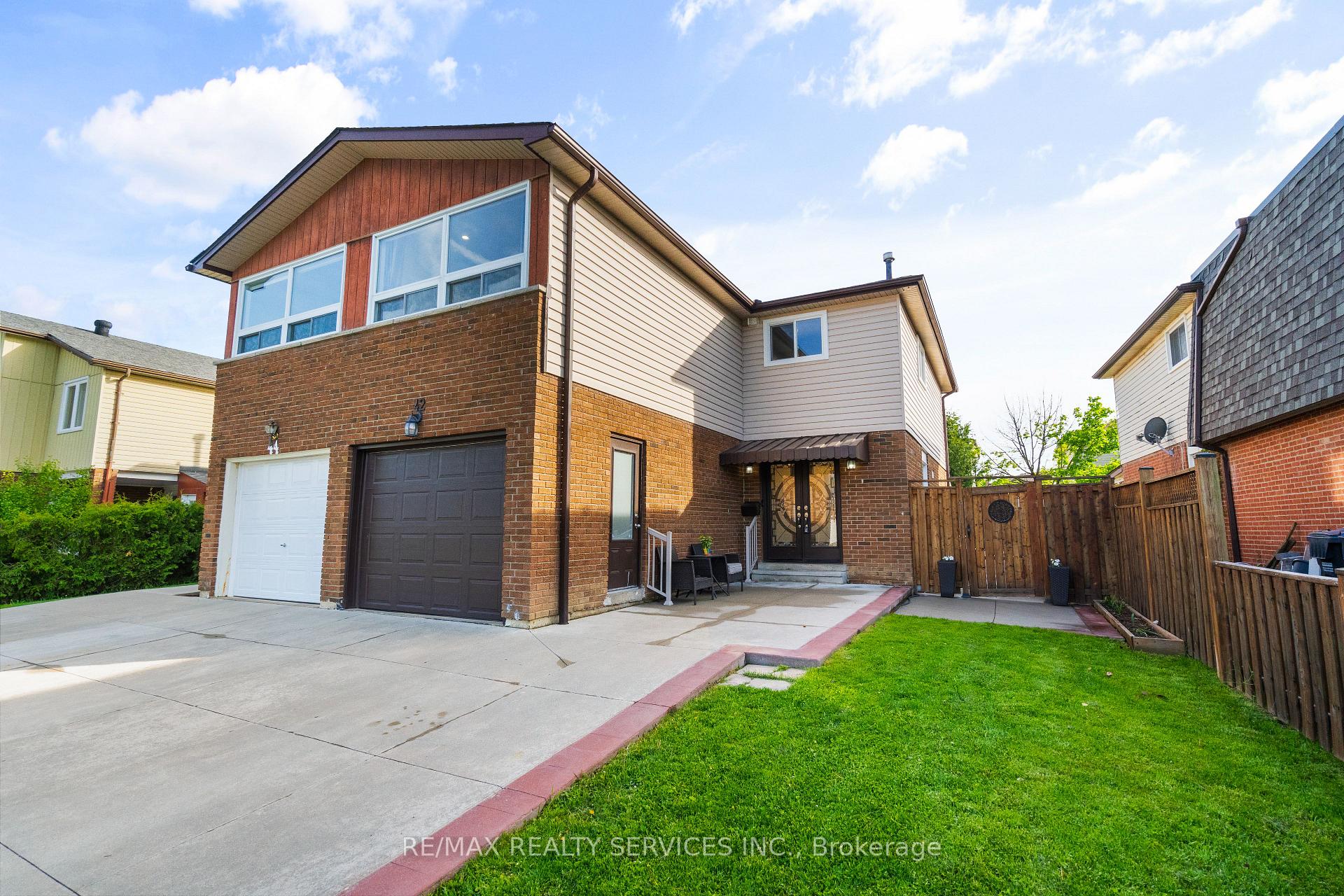 Photo 1 of 42 Horne Drive, Brampton, Brampton North — HOMEH