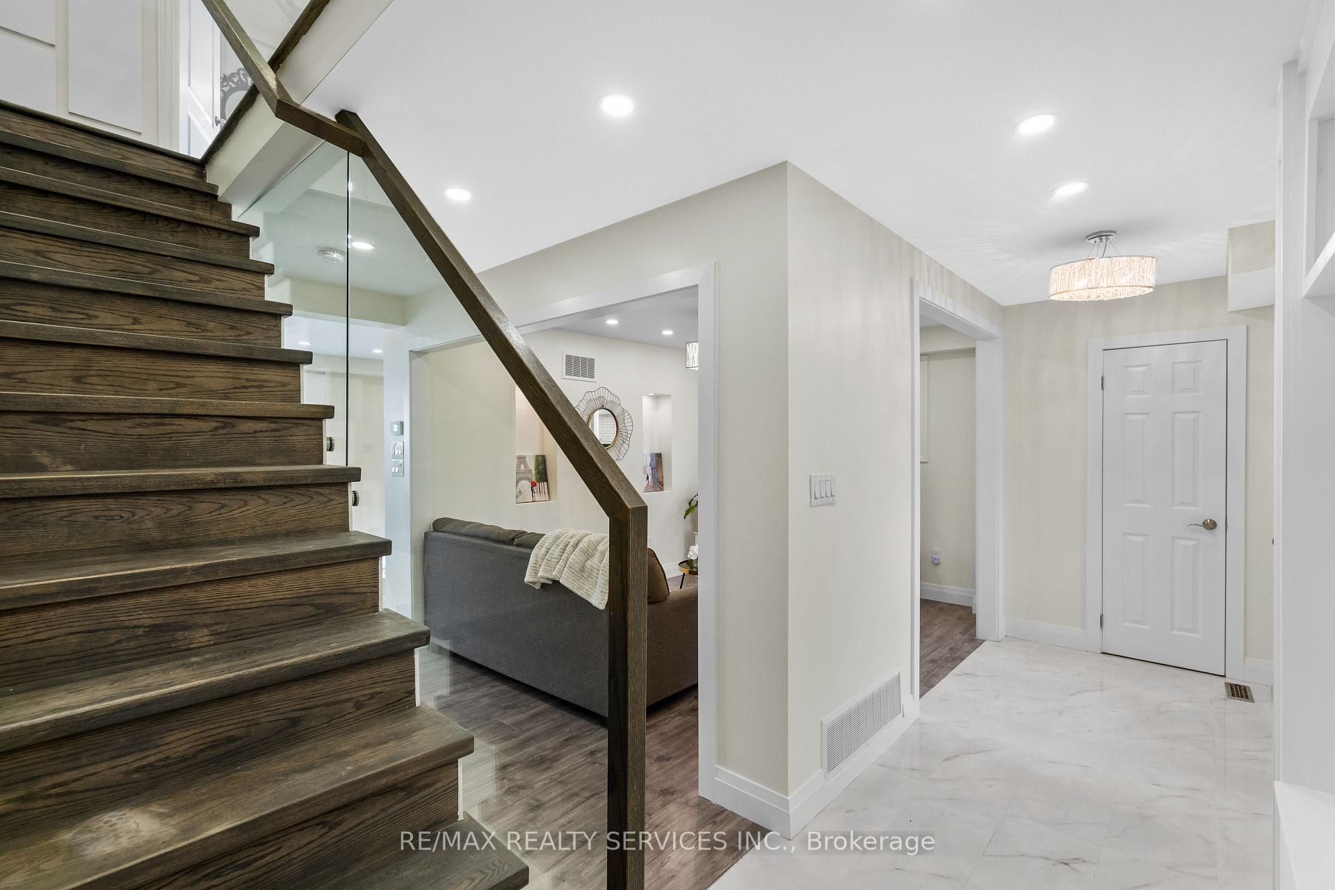 Photo 22 of 42 Horne Drive, Brampton, Brampton North — HOMEH
