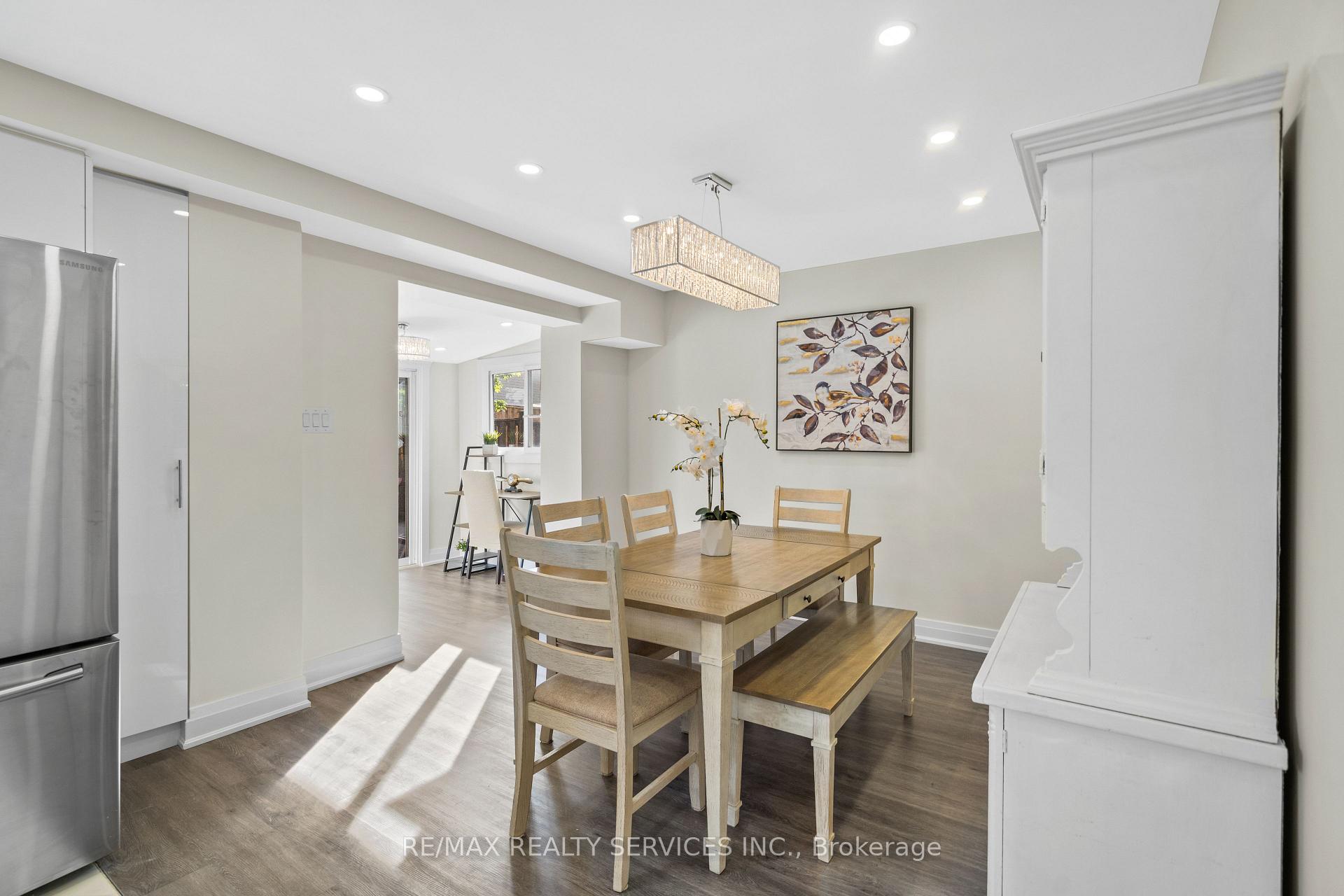 Photo 10 of 42 Horne Drive, Brampton, Brampton North — HOMEH