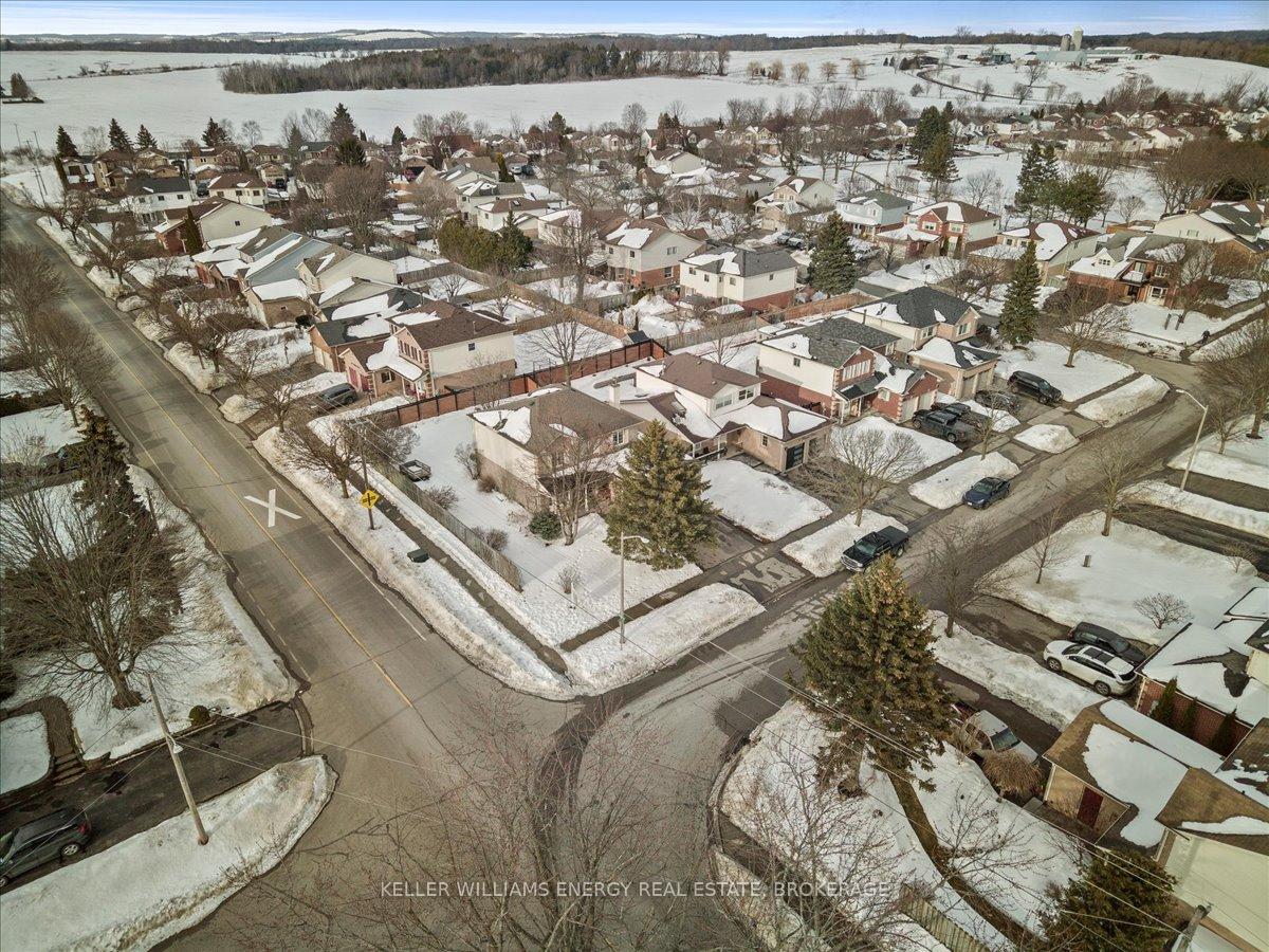 Photo 33 of 2 Resnik Drive, Clarington, Newcastle — HOMEH