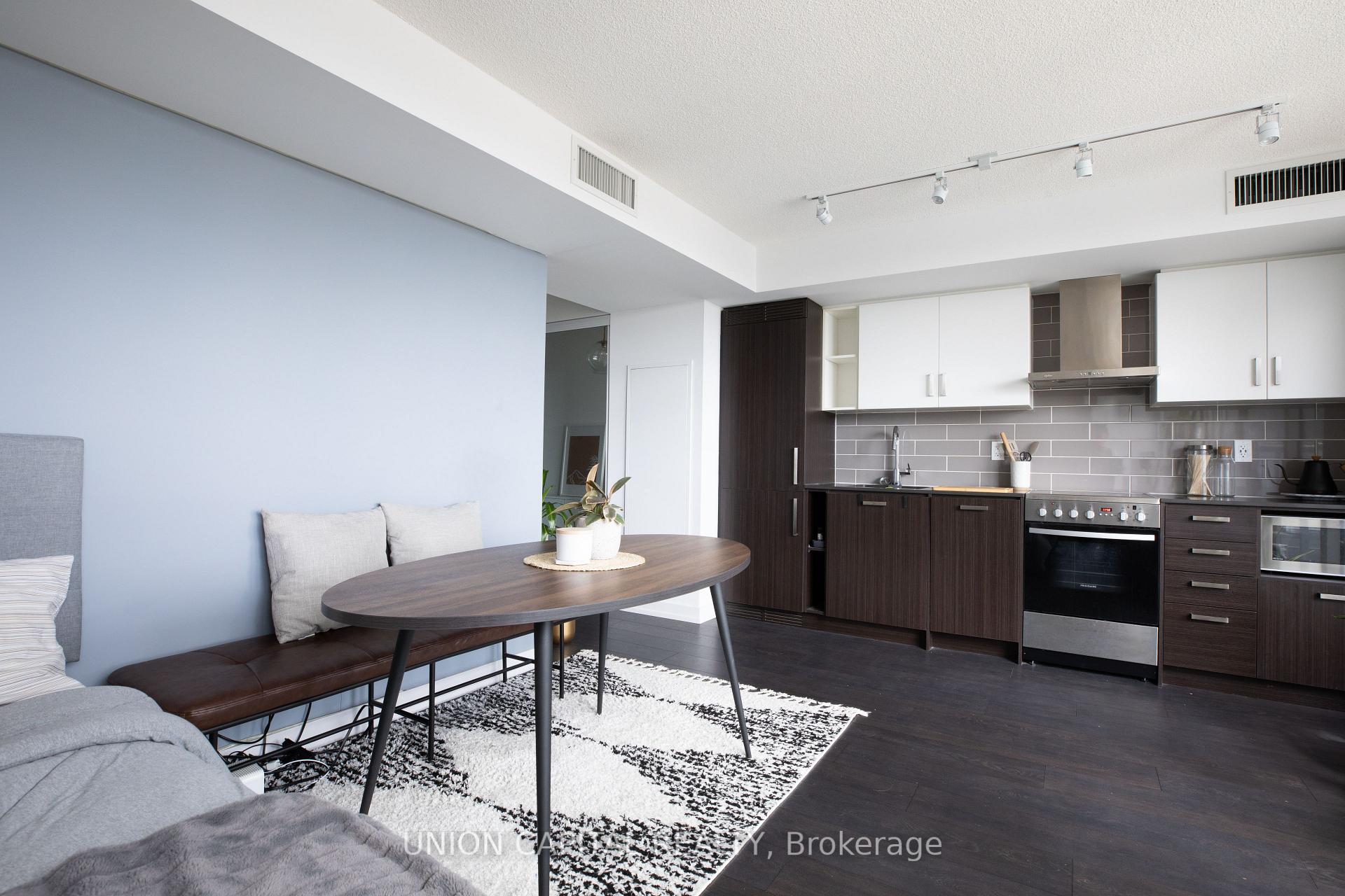 Front of Unit 316, 125 Redpath Avenue