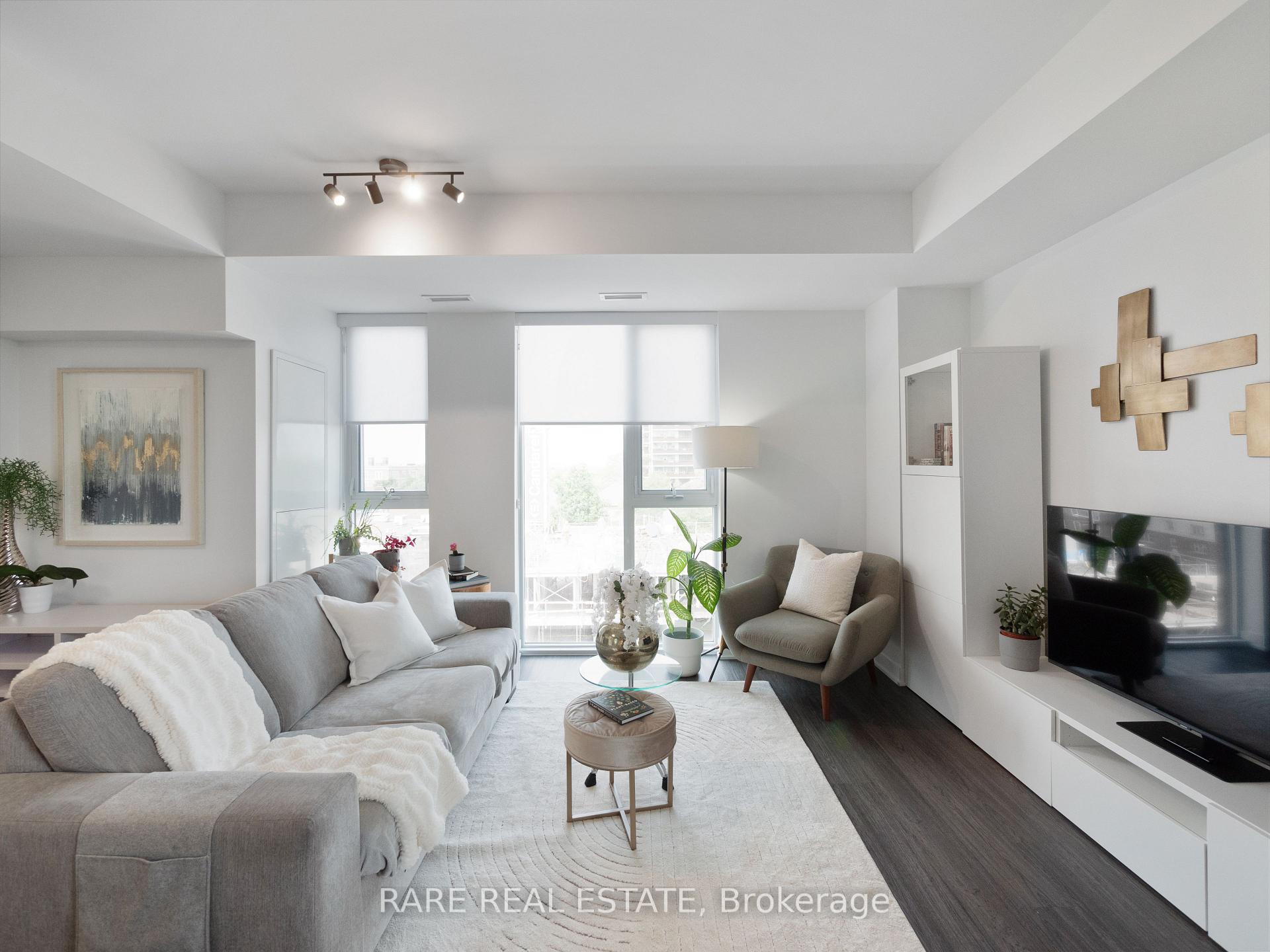 Photo 5 of Unit 601, 185 Alberta Avenue, Toronto, Oakwood Village — HOMEH