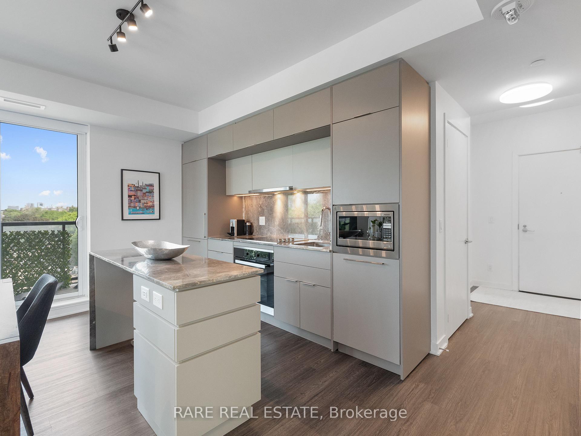 Photo 6 of Unit 601, 185 Alberta Avenue, Toronto, Oakwood Village — HOMEH