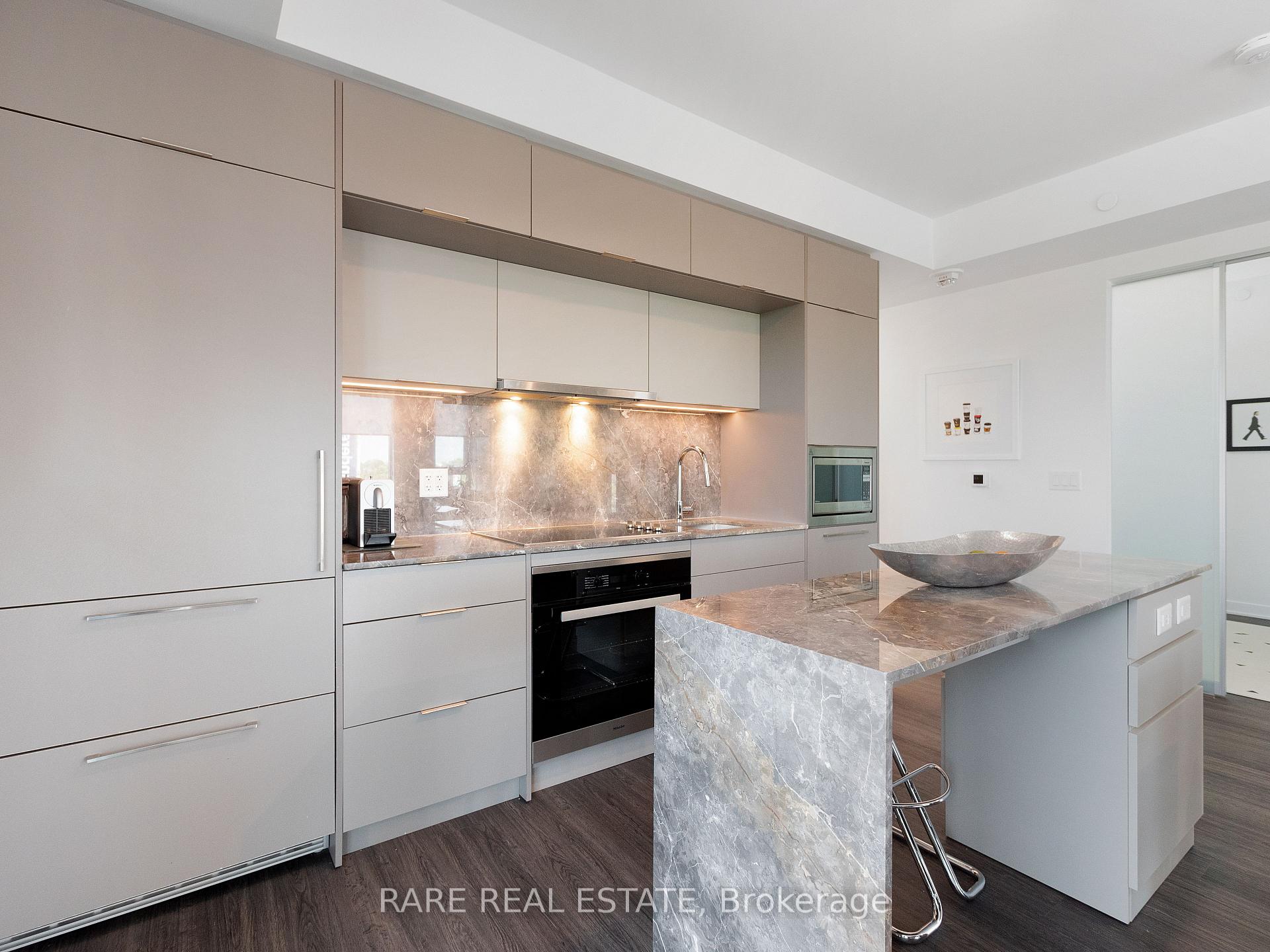 Photo 3 of Unit 601, 185 Alberta Avenue, Toronto, Oakwood Village — HOMEH