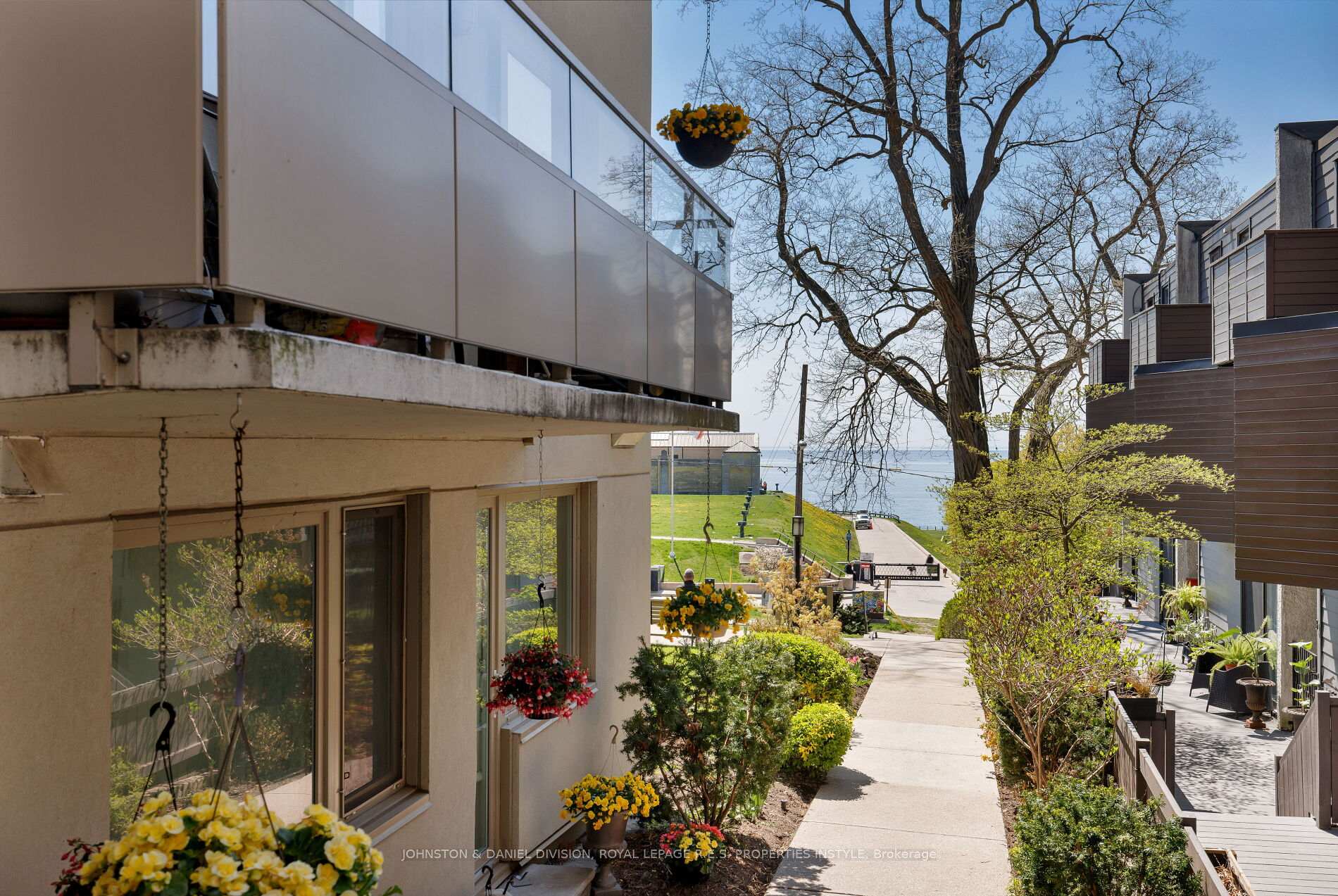 Photo 13 of Unit 18, 2368 Queen Street E, Toronto, The Beaches — HOMEH