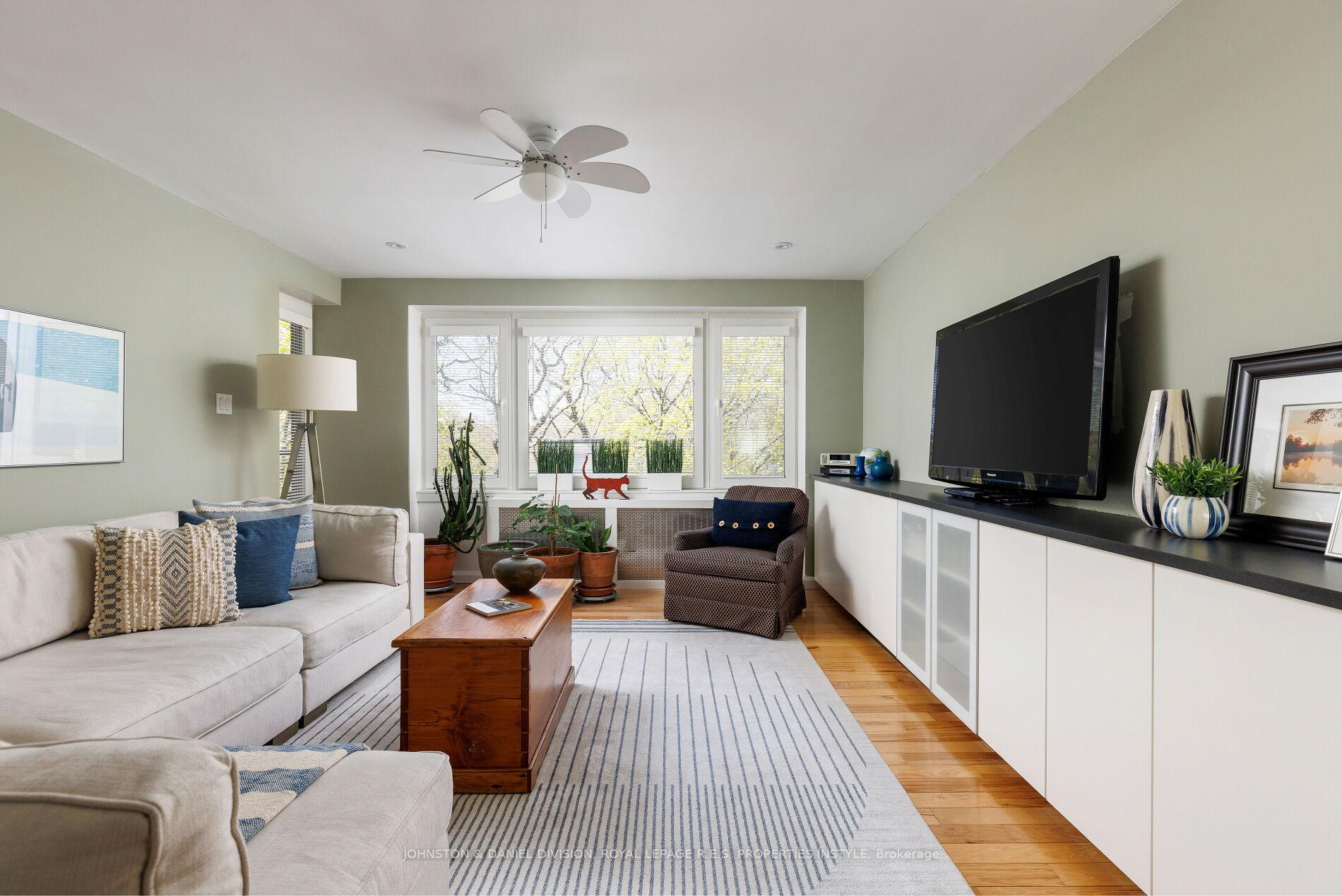 Photo 4 of Unit 18, 2368 Queen Street E, Toronto, The Beaches — HOMEH