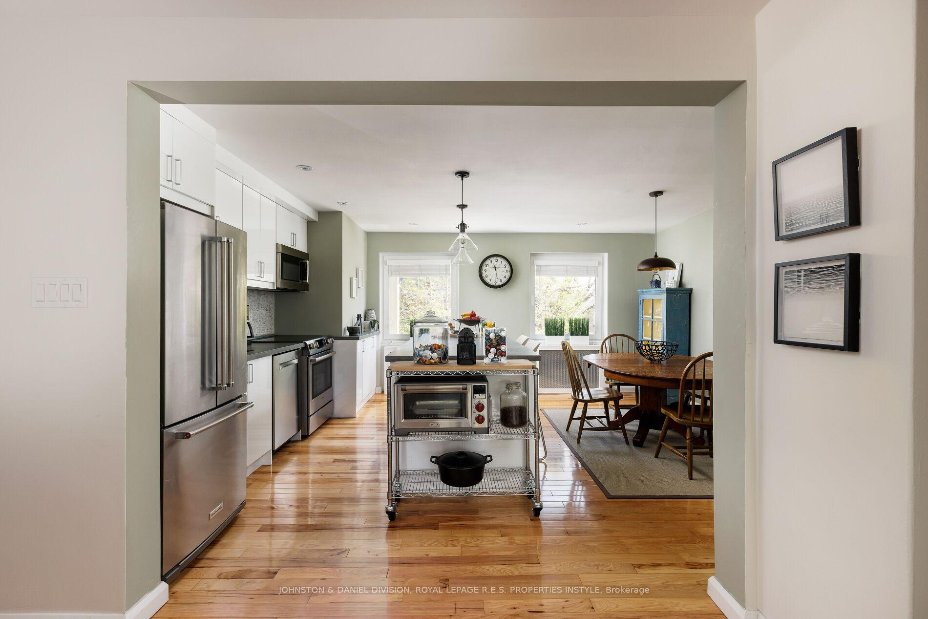Photo 10 of Unit 18, 2368 Queen Street E, Toronto, The Beaches — HOMEH