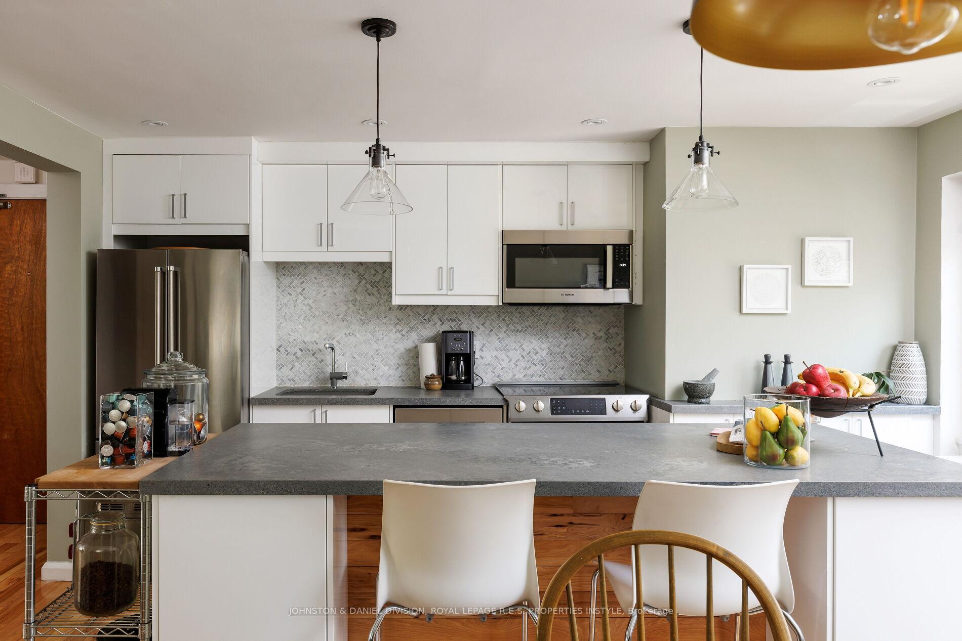 Photo 7 of Unit 18, 2368 Queen Street E, Toronto, The Beaches — HOMEH