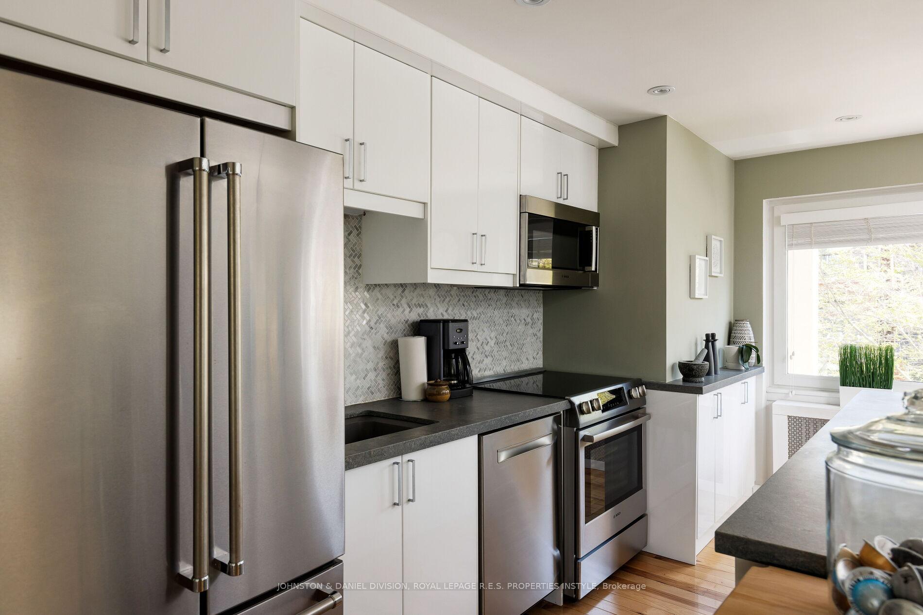 Photo 12 of Unit 18, 2368 Queen Street E, Toronto, The Beaches — HOMEH