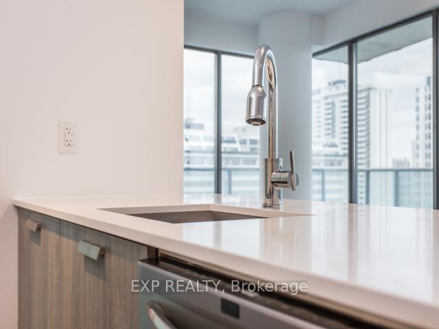 Photo 4 of Unit 1506, 1815 Yonge Street, Toronto, Mount Pleasant West — HOMEH