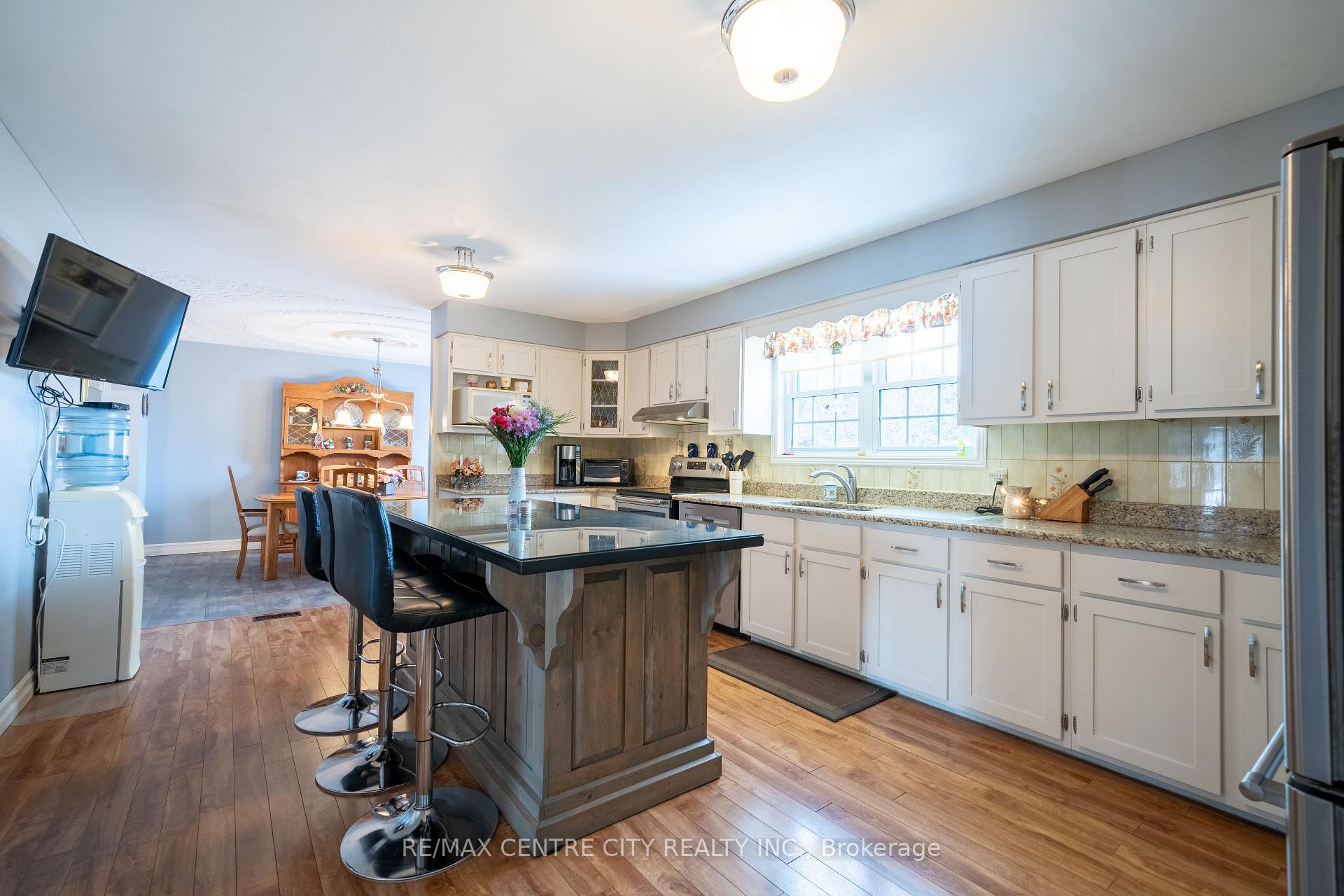 Photo 6 of 410 Beattie Street, Strathroy-Caradoc, SW — HOMEH