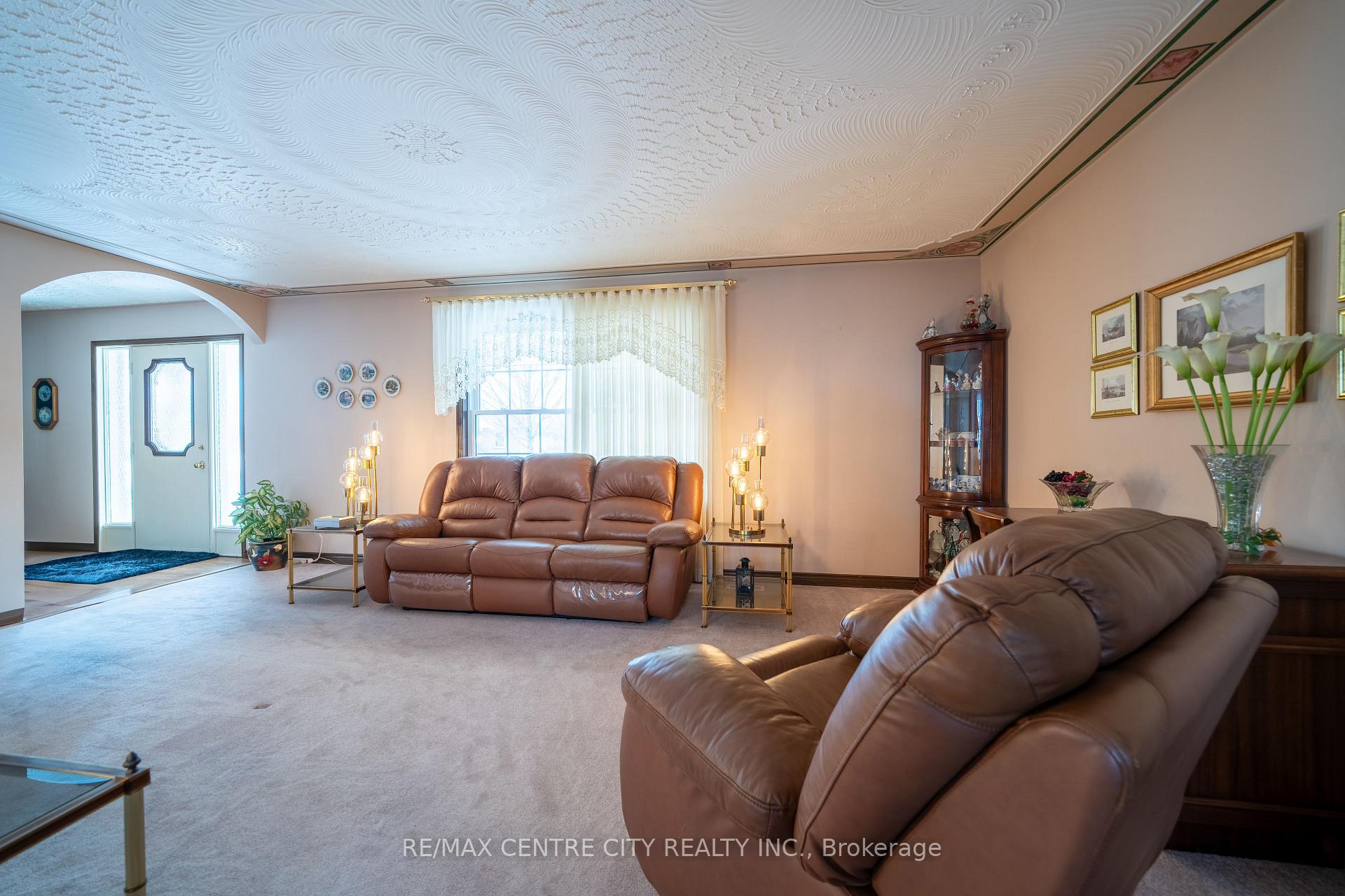 Photo 42 of 410 Beattie Street, Strathroy-Caradoc, SW — HOMEH