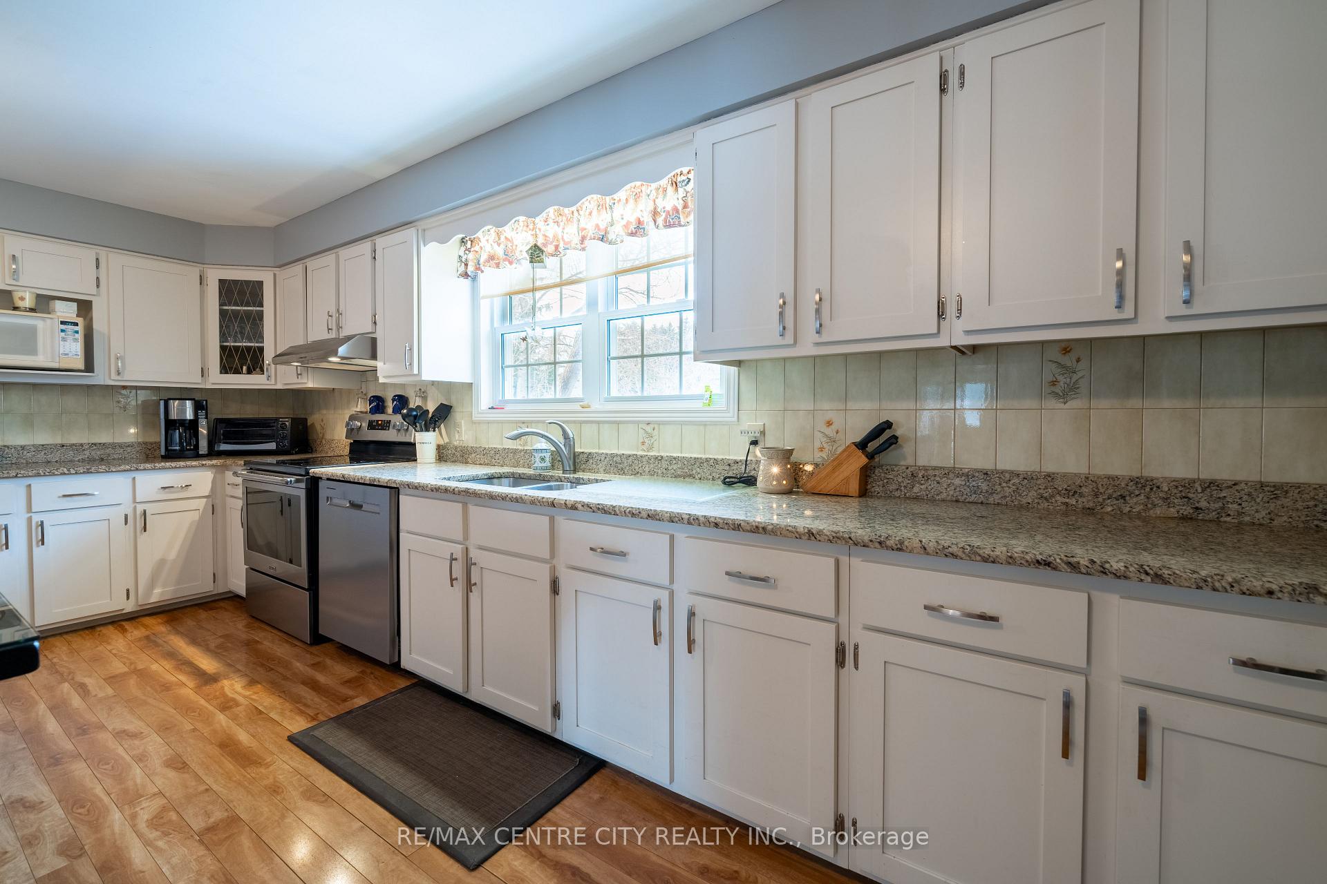 Photo 34 of 410 Beattie Street, Strathroy-Caradoc, SW — HOMEH