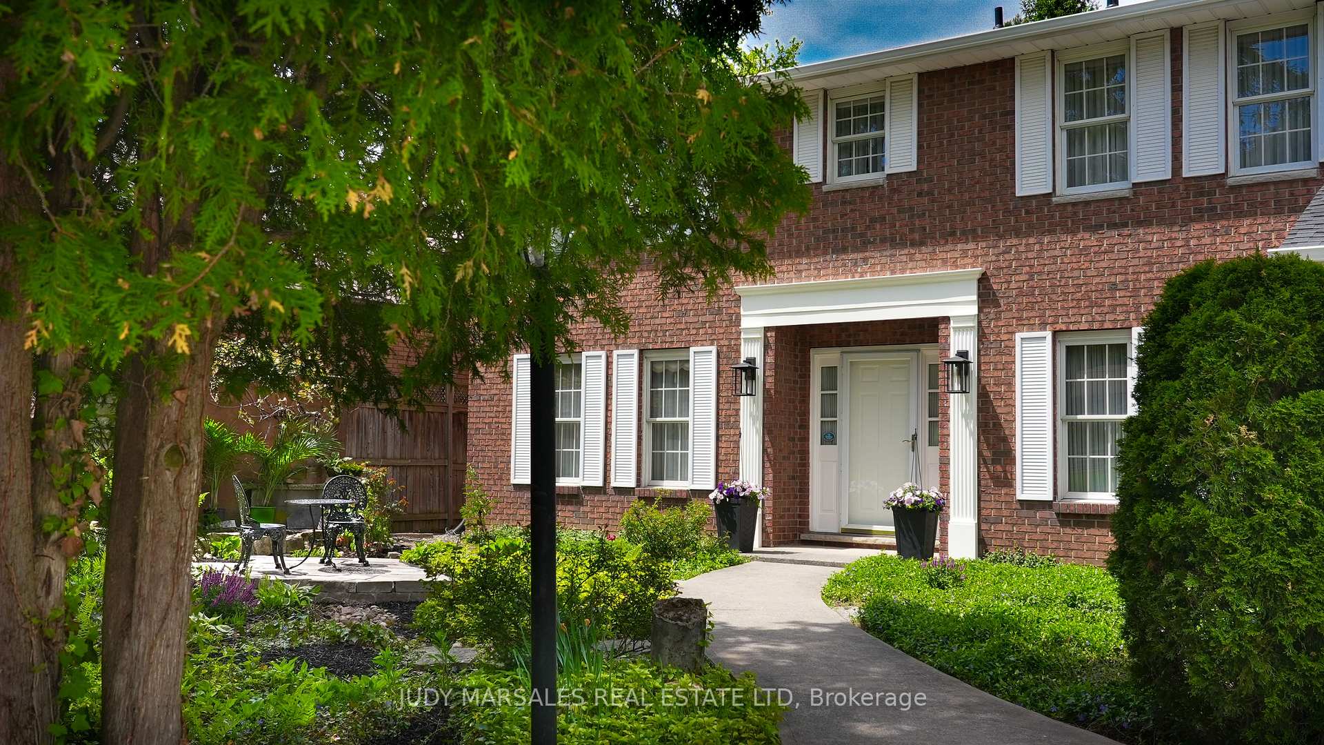 Photo 9 of 637 Hiawatha Boulevard, Hamilton, Ancaster — HOMEH