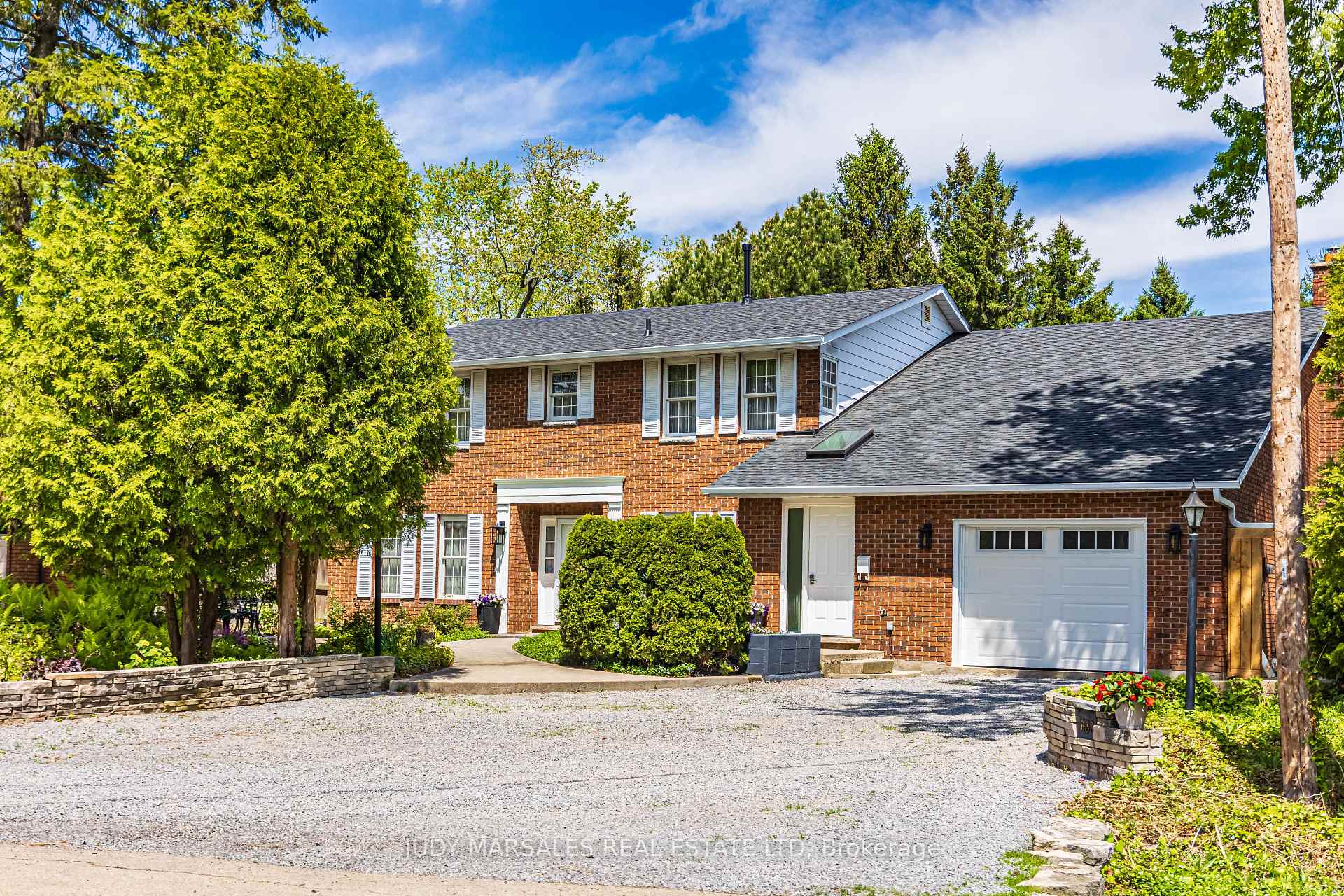 Photo 10 of 637 Hiawatha Boulevard, Hamilton, Ancaster — HOMEH
