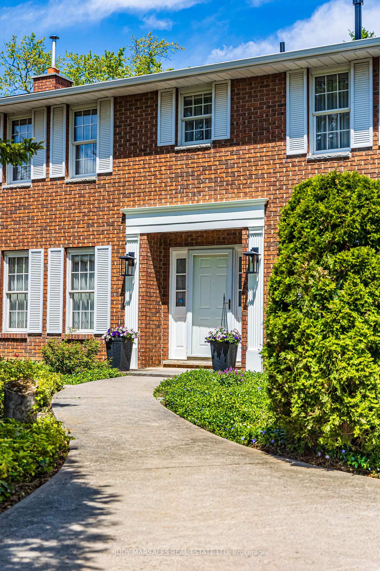 Photo 6 of 637 Hiawatha Boulevard, Hamilton, Ancaster — HOMEH