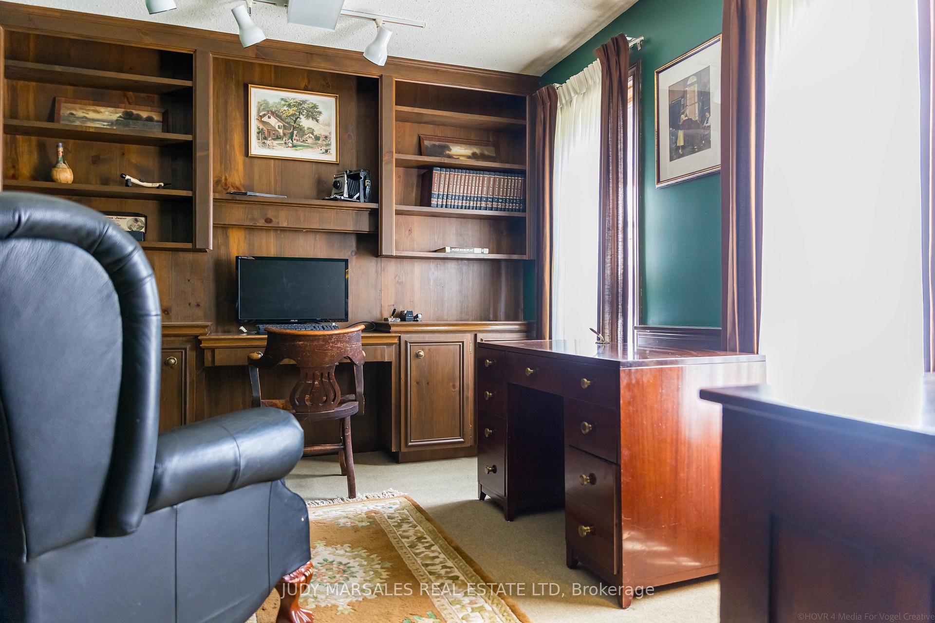 Photo 2 of 637 Hiawatha Boulevard, Hamilton, Ancaster — HOMEH