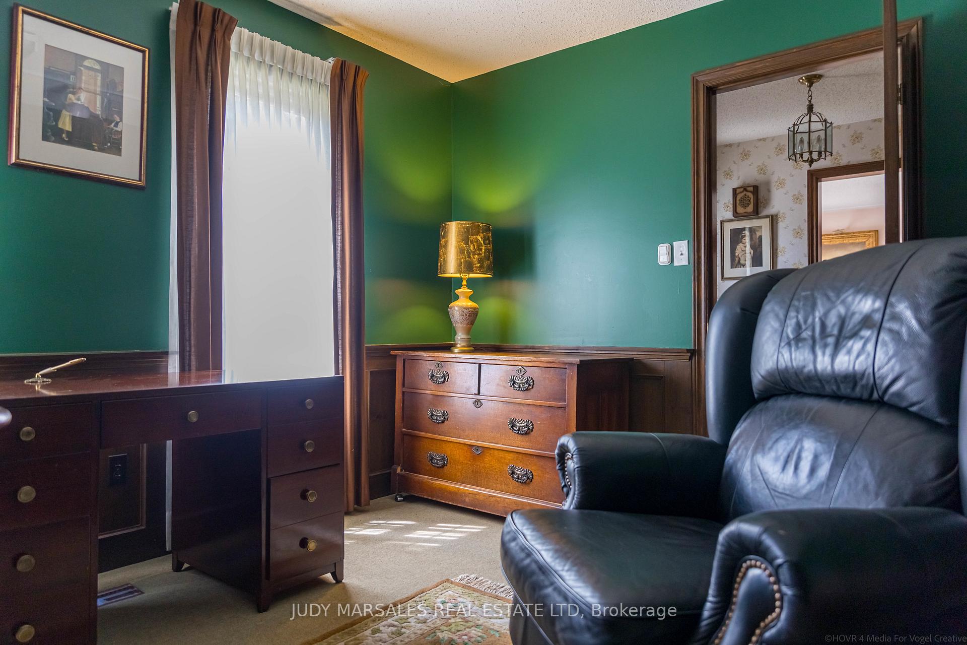 Photo 5 of 637 Hiawatha Boulevard, Hamilton, Ancaster — HOMEH
