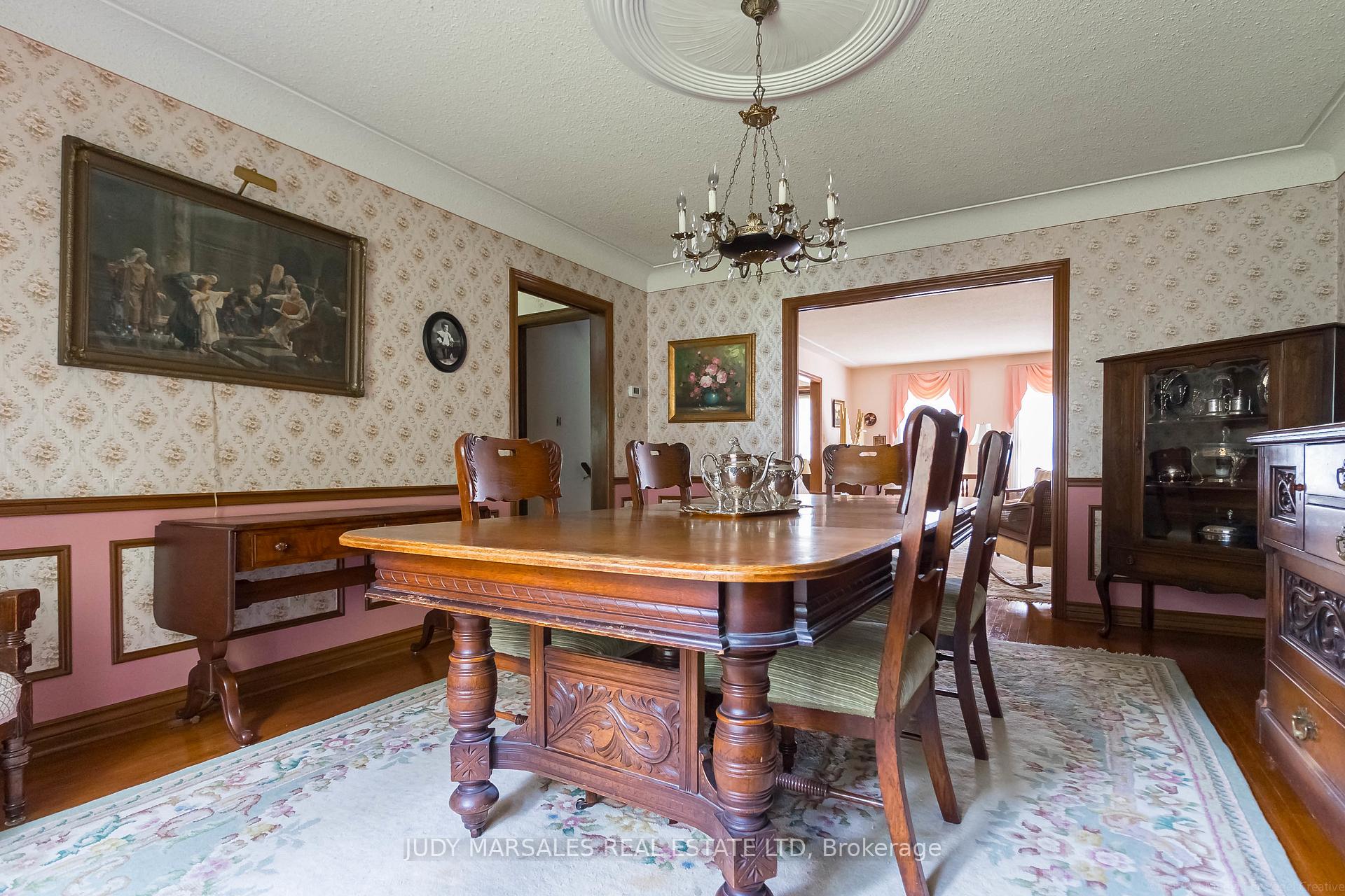 Photo 11 of 637 Hiawatha Boulevard, Hamilton, Ancaster — HOMEH