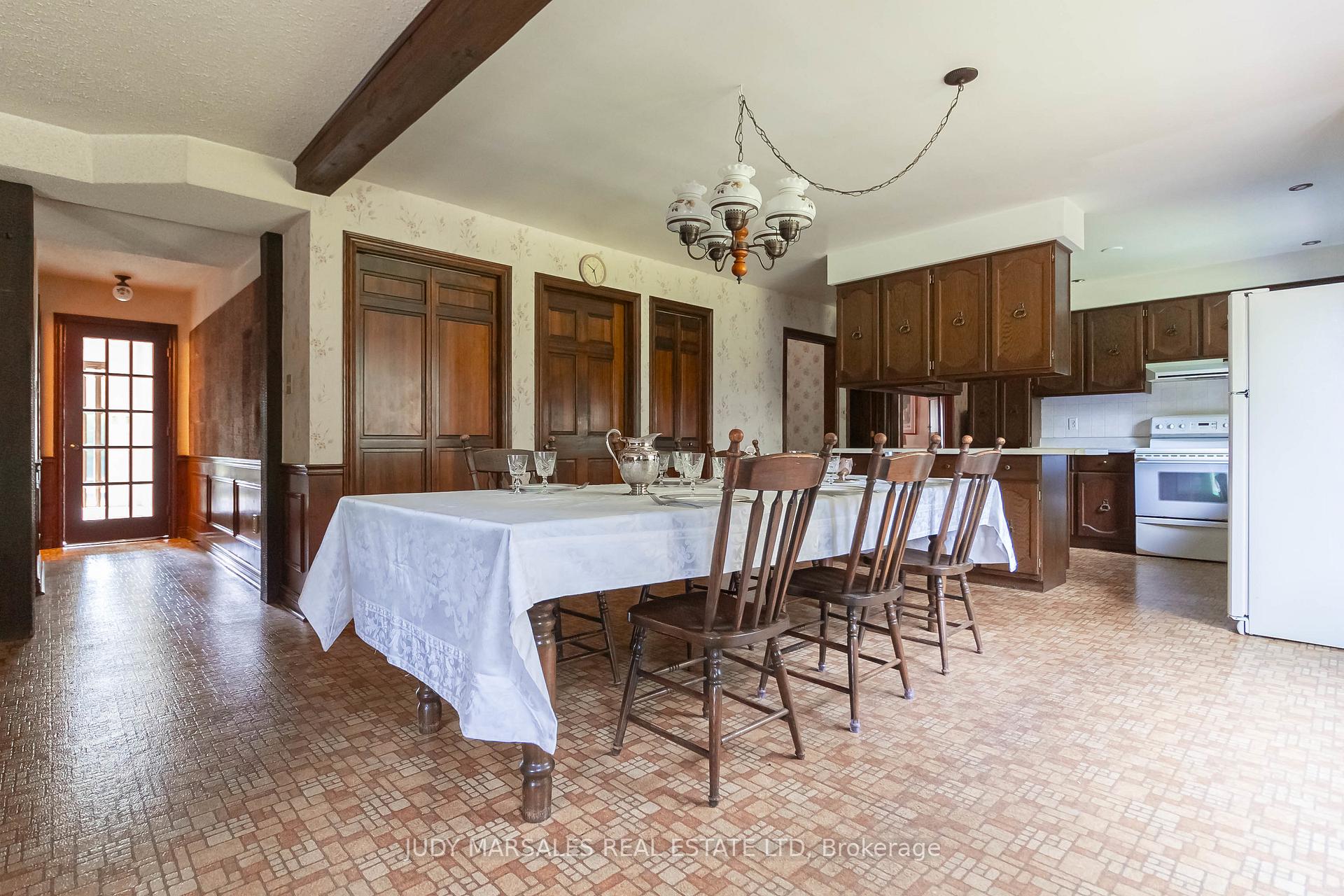 Photo 14 of 637 Hiawatha Boulevard, Hamilton, Ancaster — HOMEH