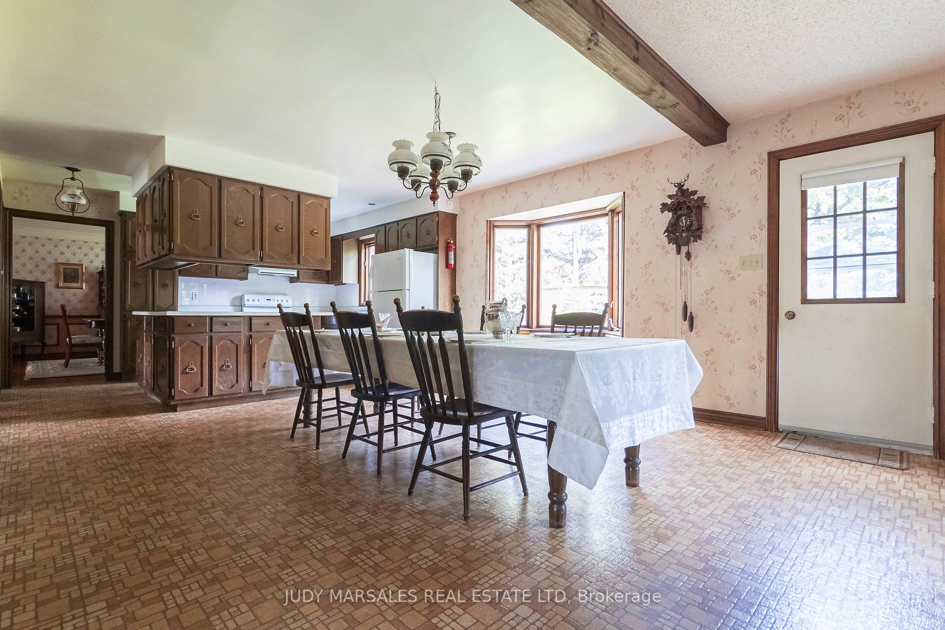 Photo 24 of 637 Hiawatha Boulevard, Hamilton, Ancaster — HOMEH