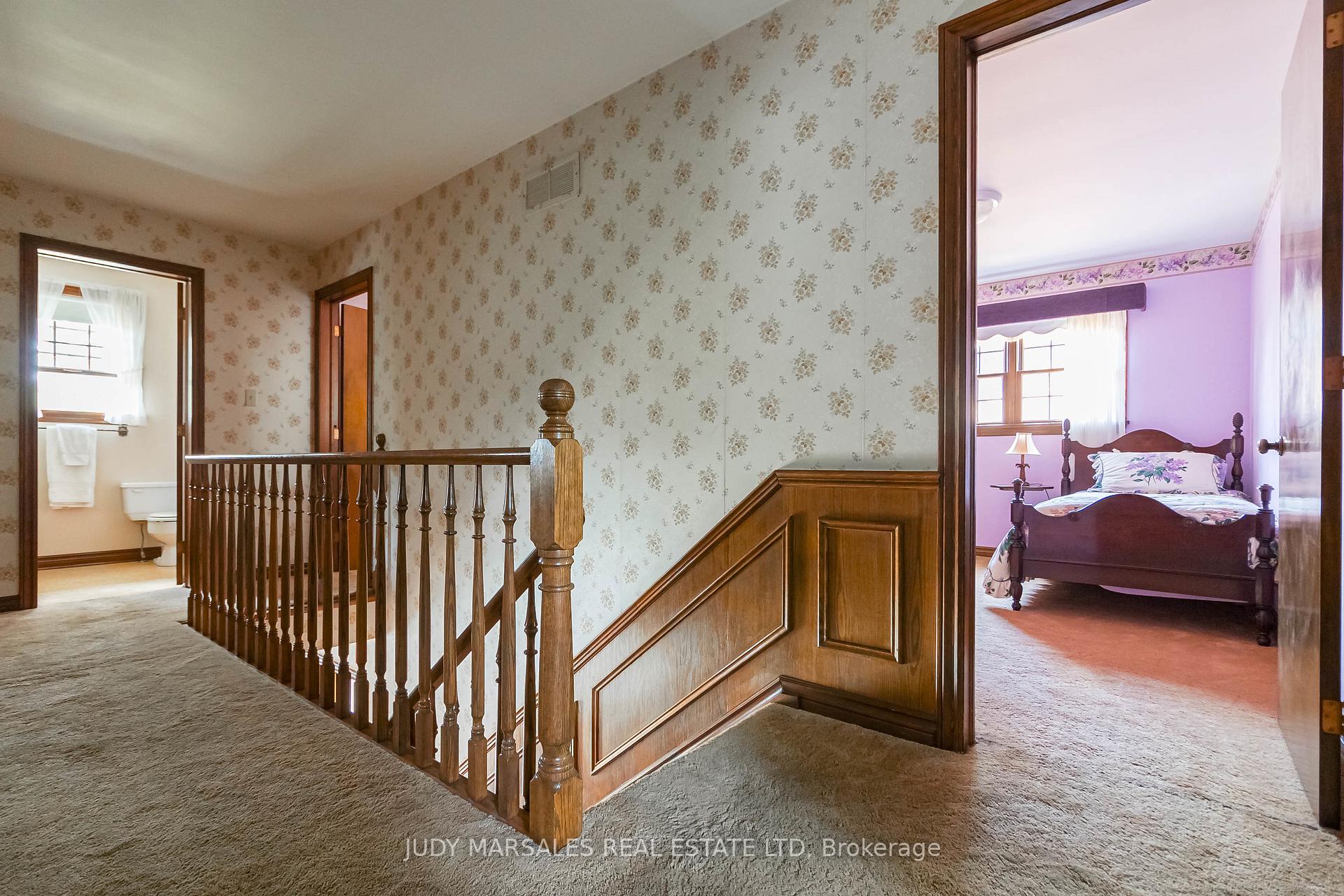 Photo 33 of 637 Hiawatha Boulevard, Hamilton, Ancaster — HOMEH