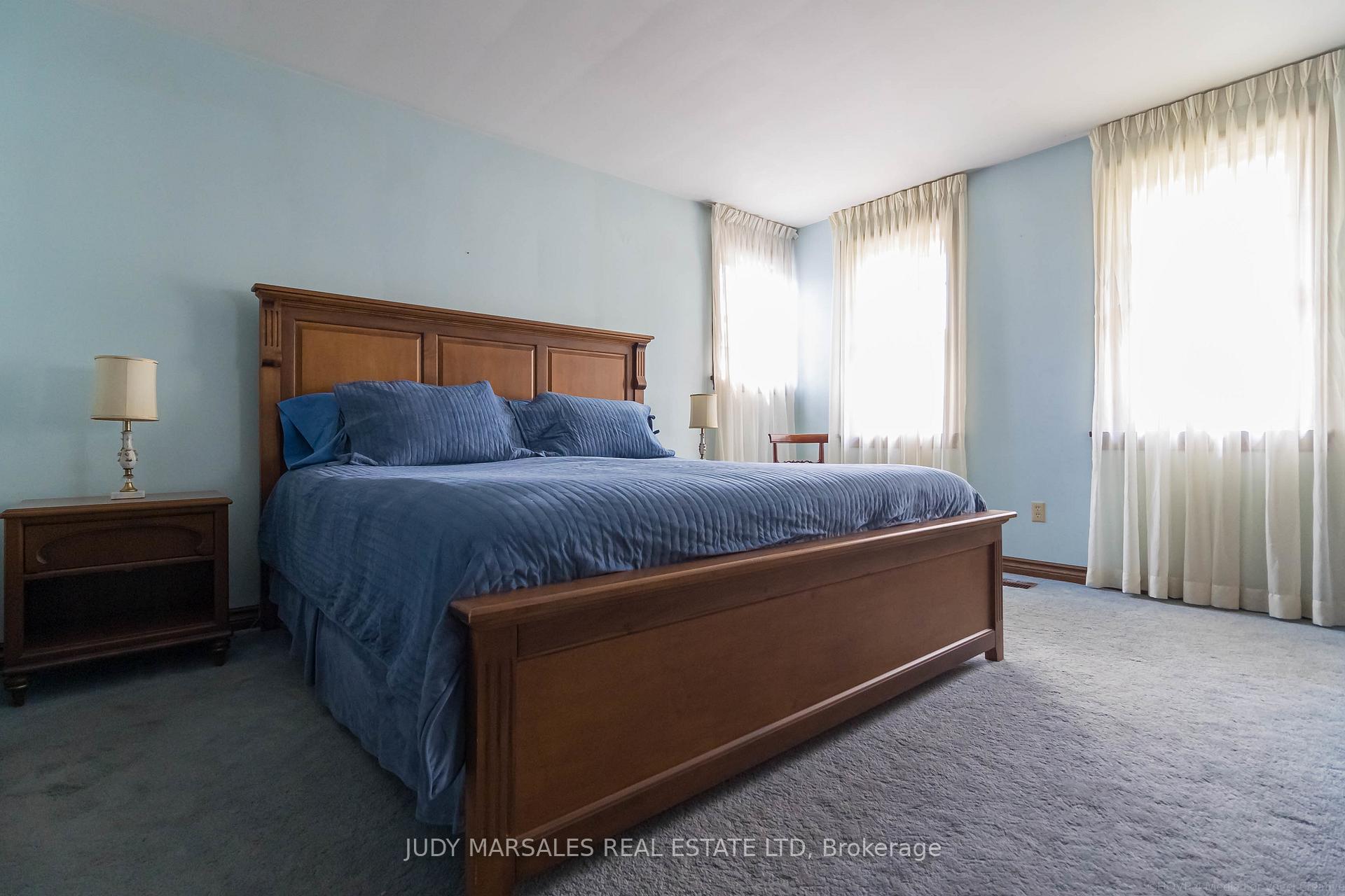 Photo 25 of 637 Hiawatha Boulevard, Hamilton, Ancaster — HOMEH
