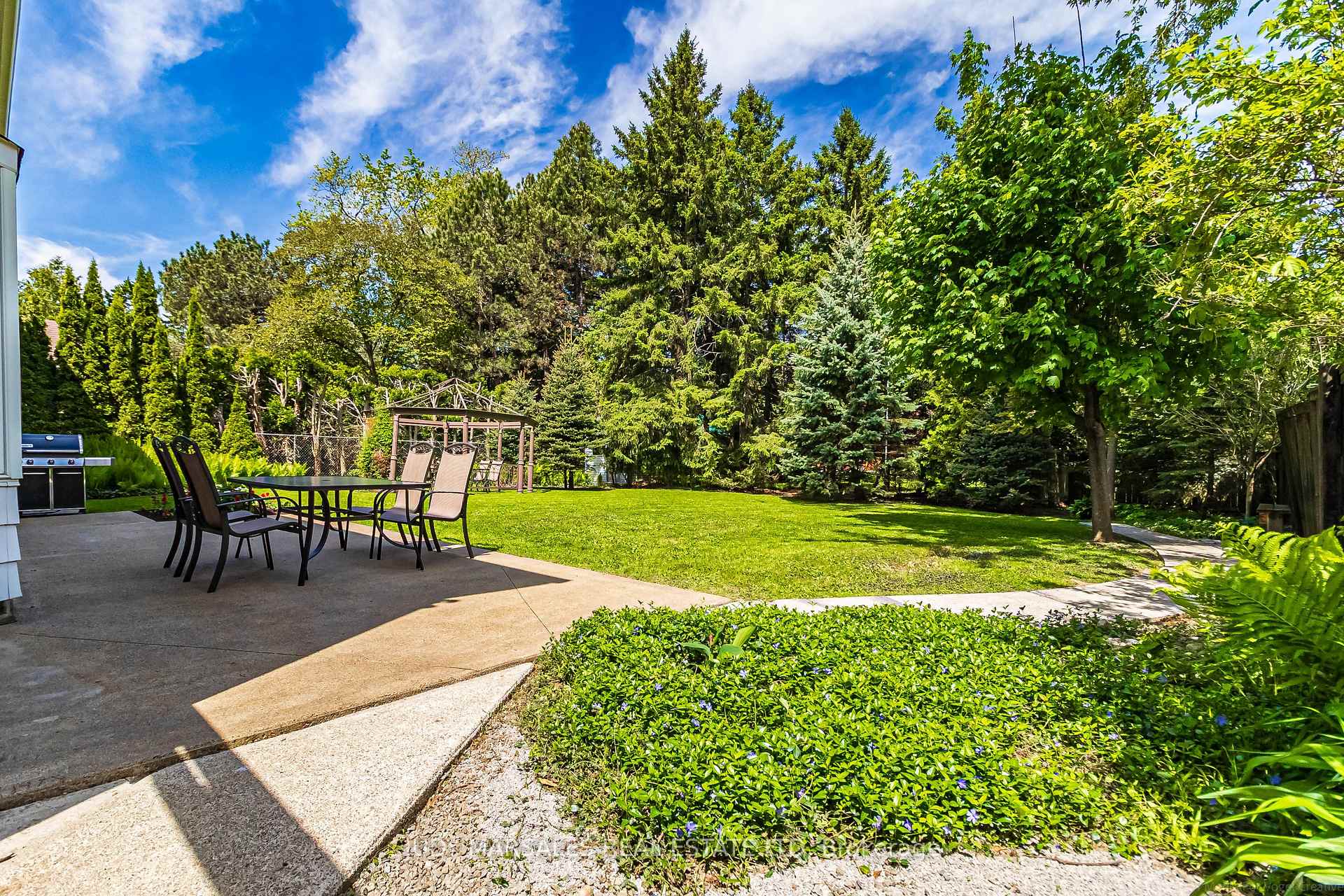 Photo 41 of 637 Hiawatha Boulevard, Hamilton, Ancaster — HOMEH